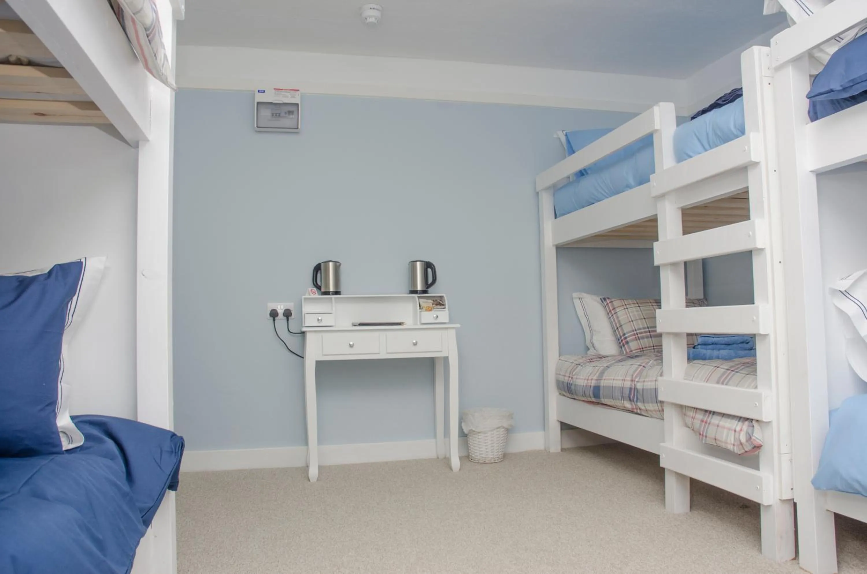 bunk bed, Bed in The Sun Inn