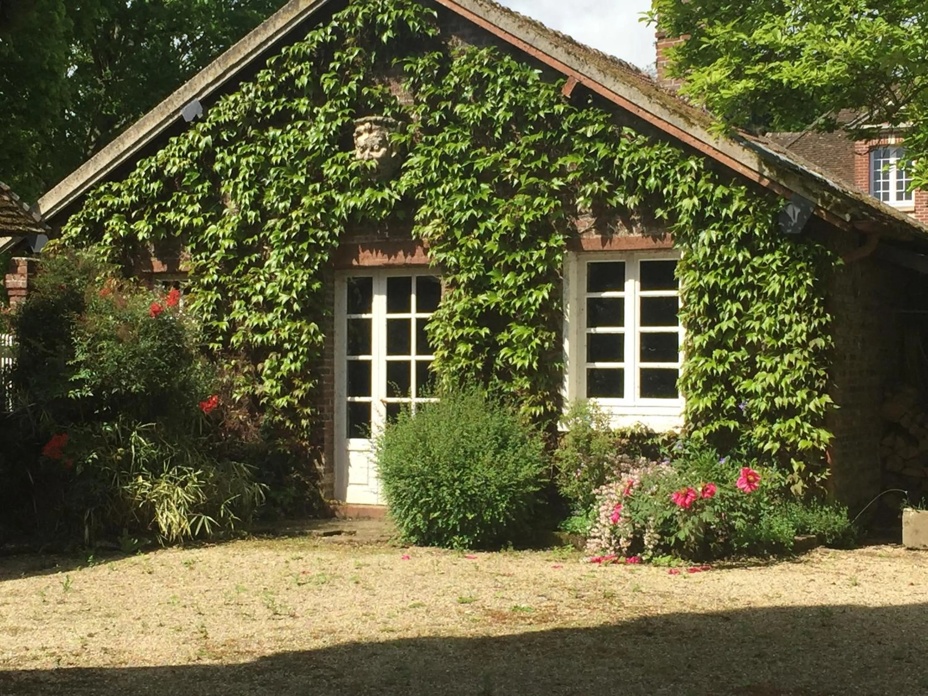 Library in Le Puits D'Angle