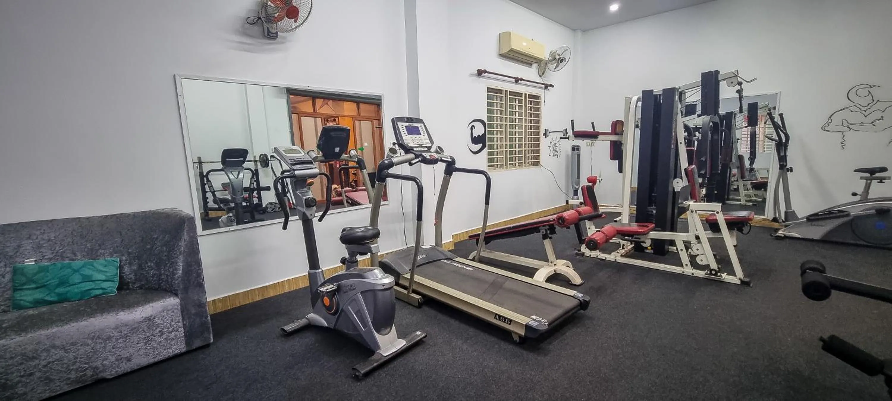 Fitness centre/facilities in La Belle Residence