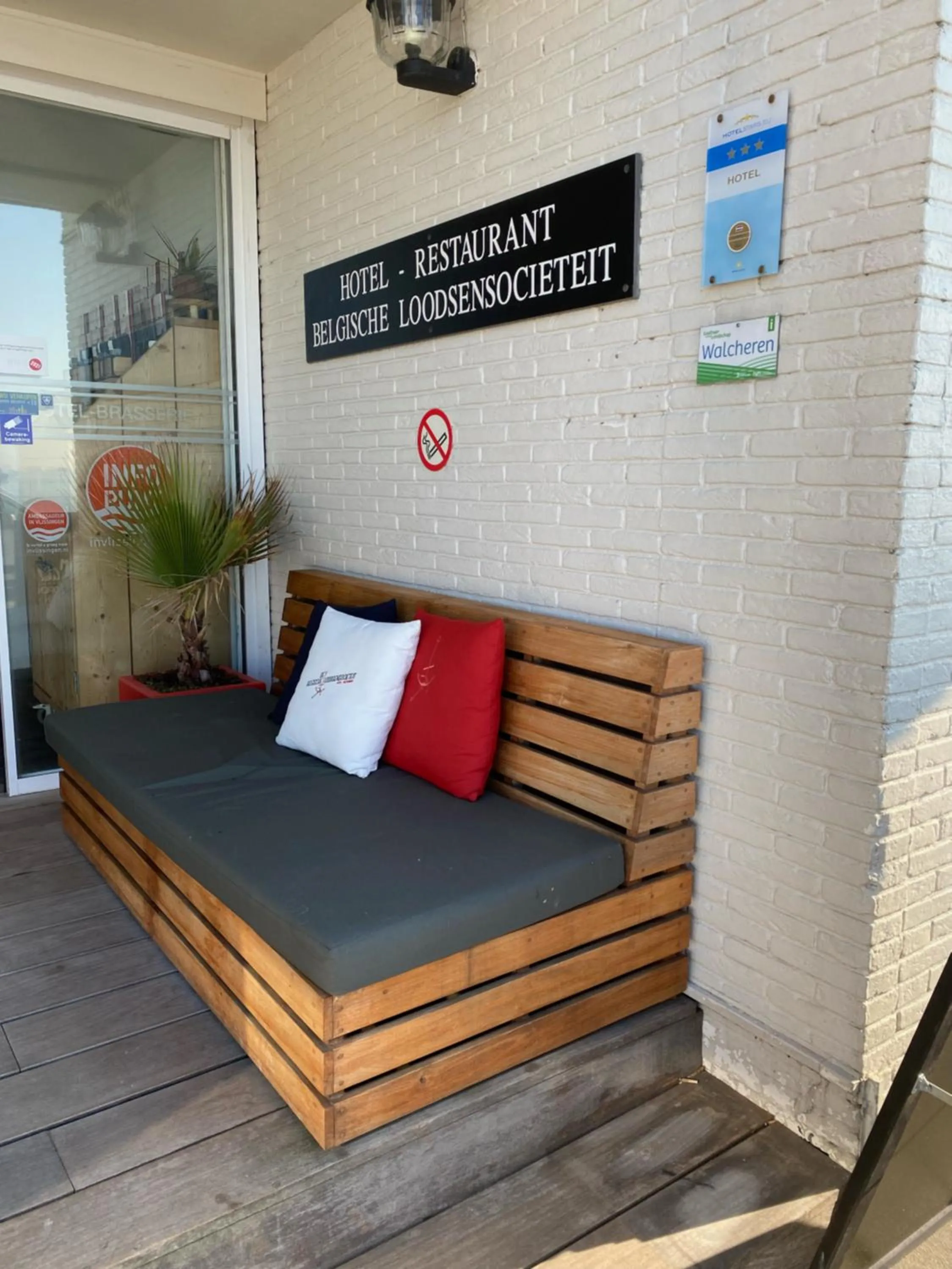 Facade/entrance in Belgische Loodsensociëteit