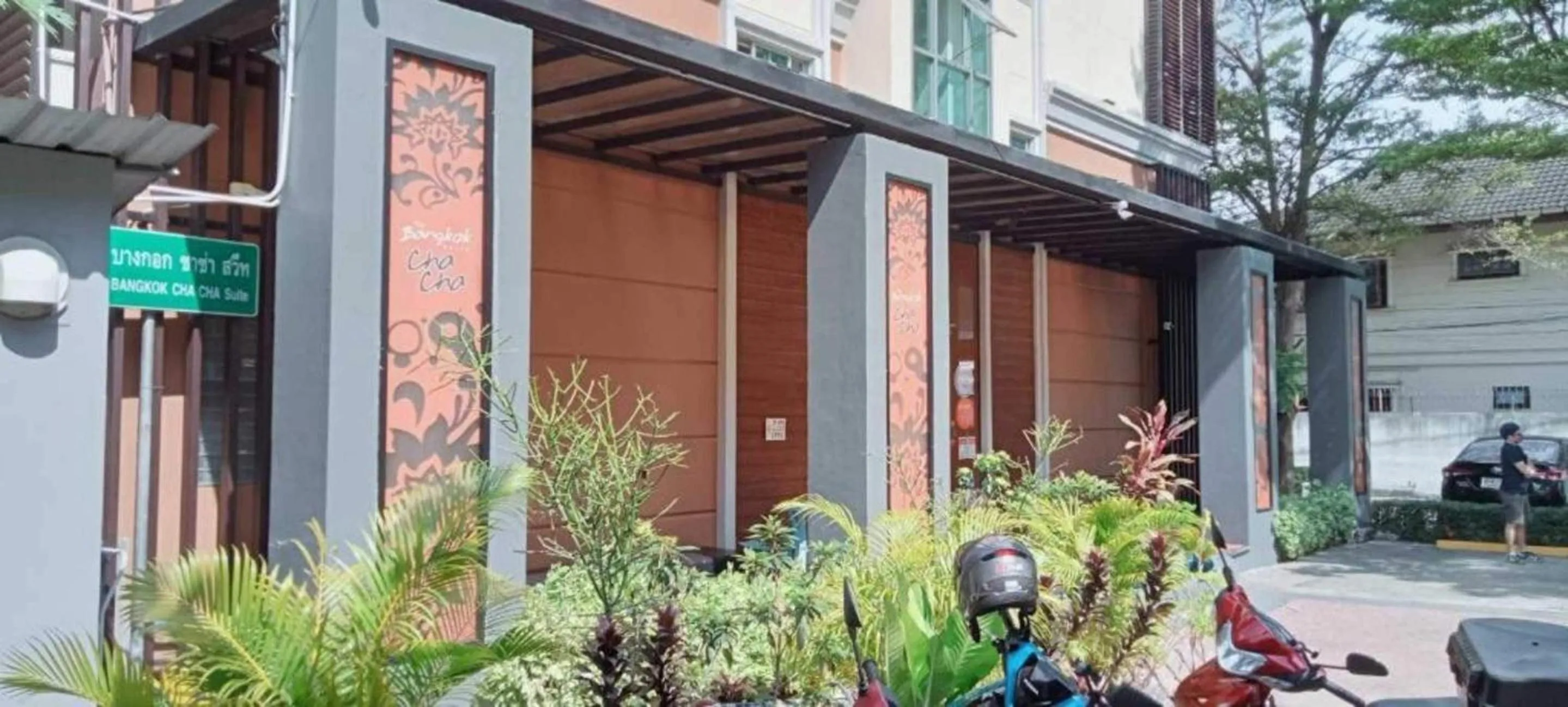 Facade/entrance in Collection O The Bangkok Cha Cha Suite