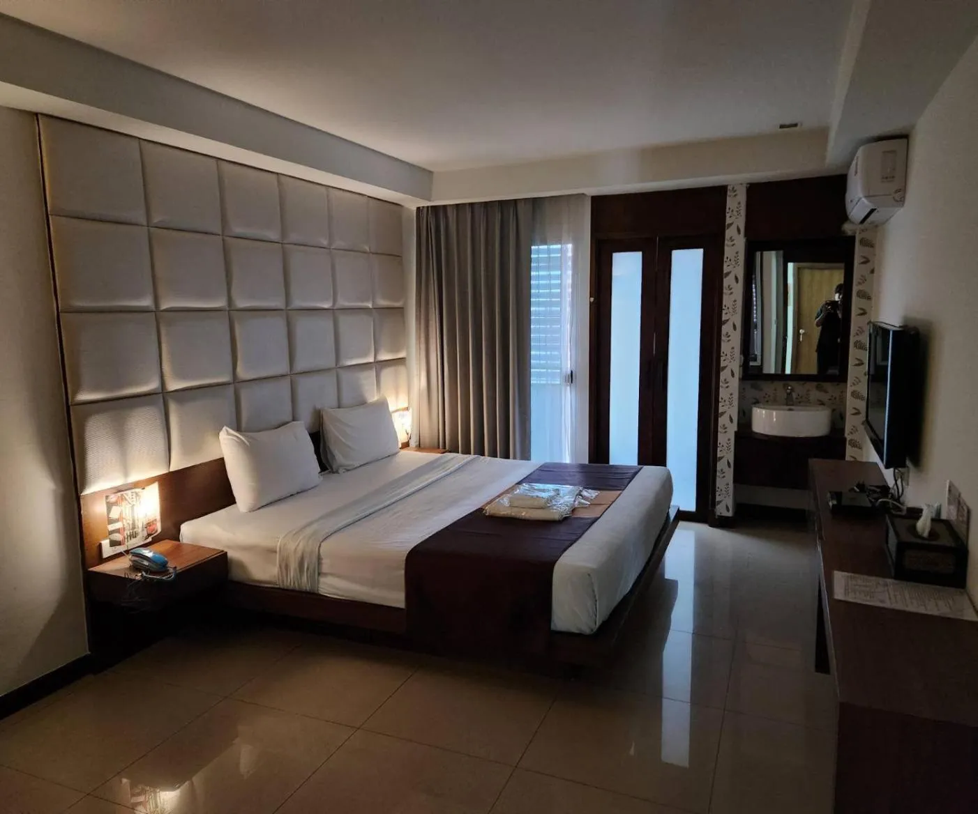 Photo of the whole room, Bed in Collection O The Bangkok Cha Cha Suite