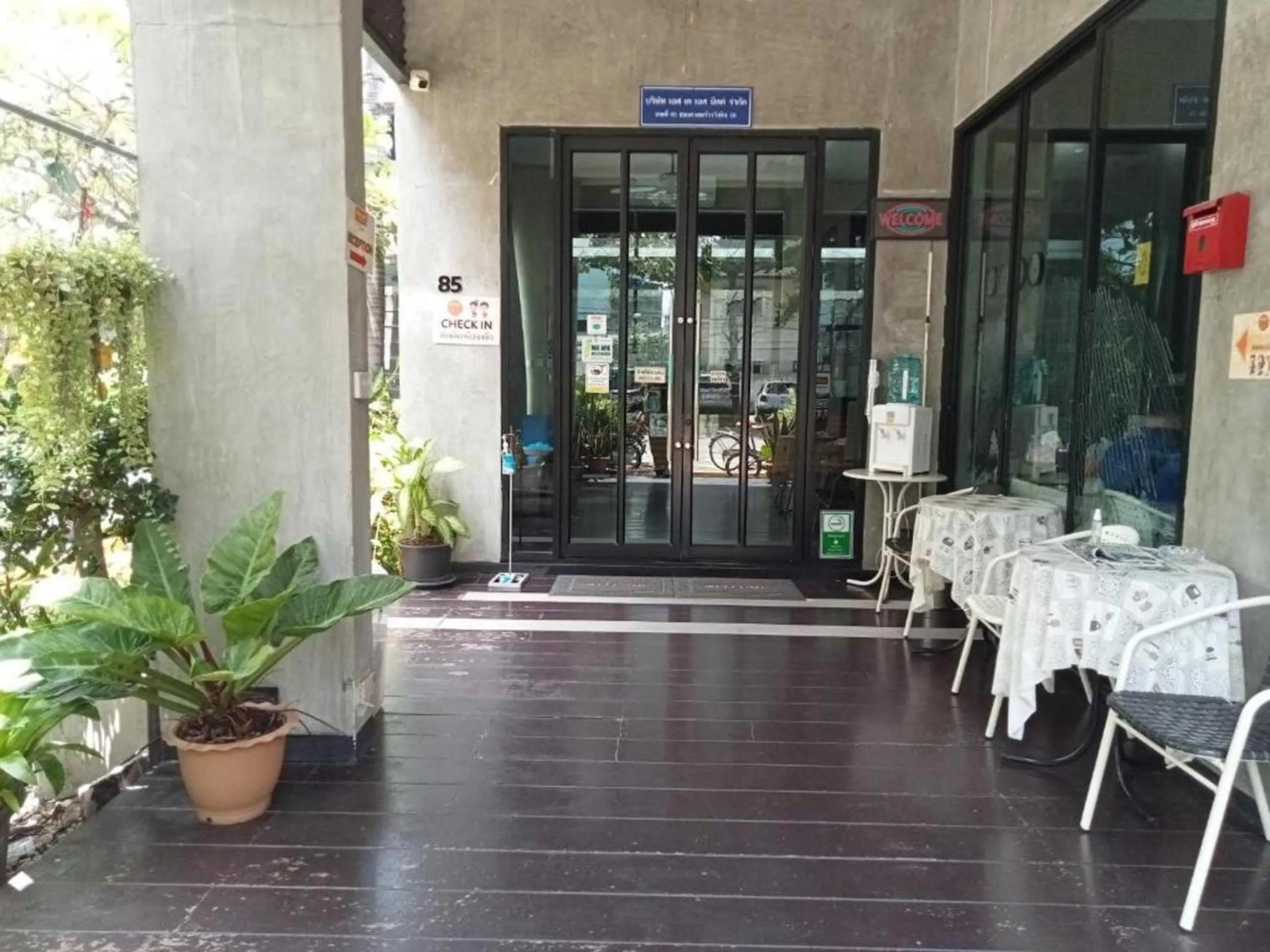 Lobby or reception in Collection O The Bangkok Cha Cha Suite