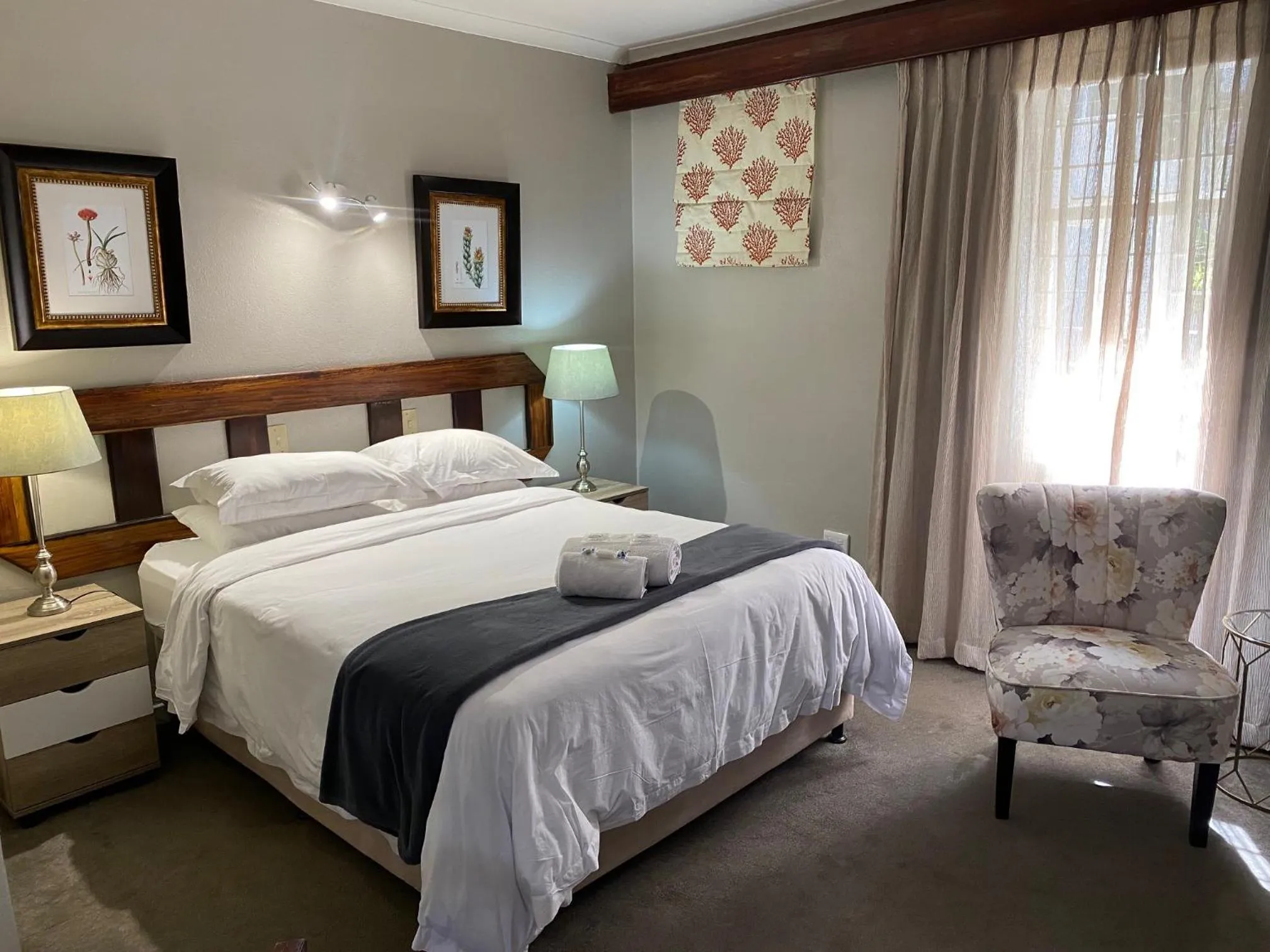 Bedroom, Bed in Oxford Lodge Vryheid