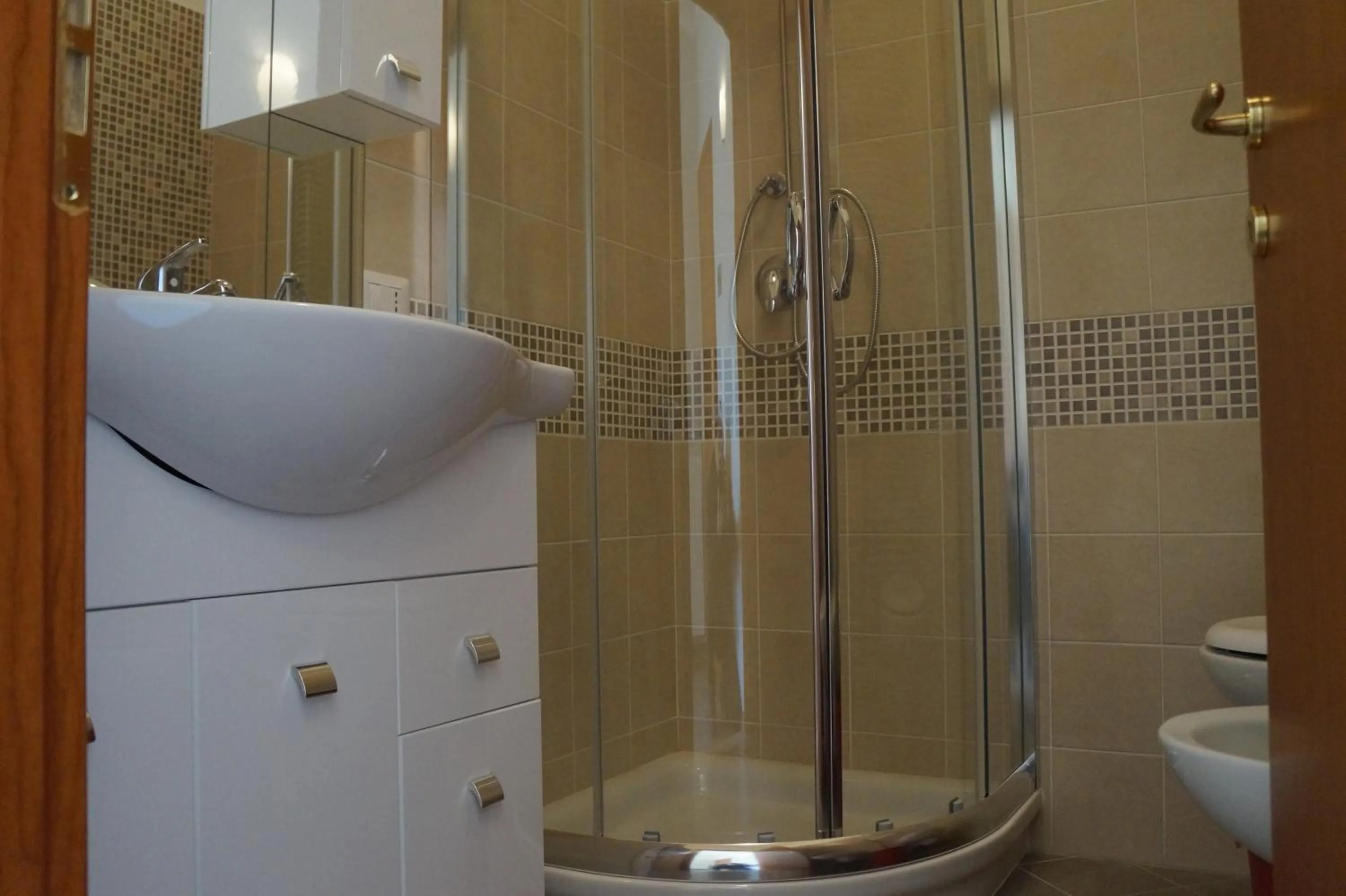 Shower in B&B Peschici 4 Stagioni