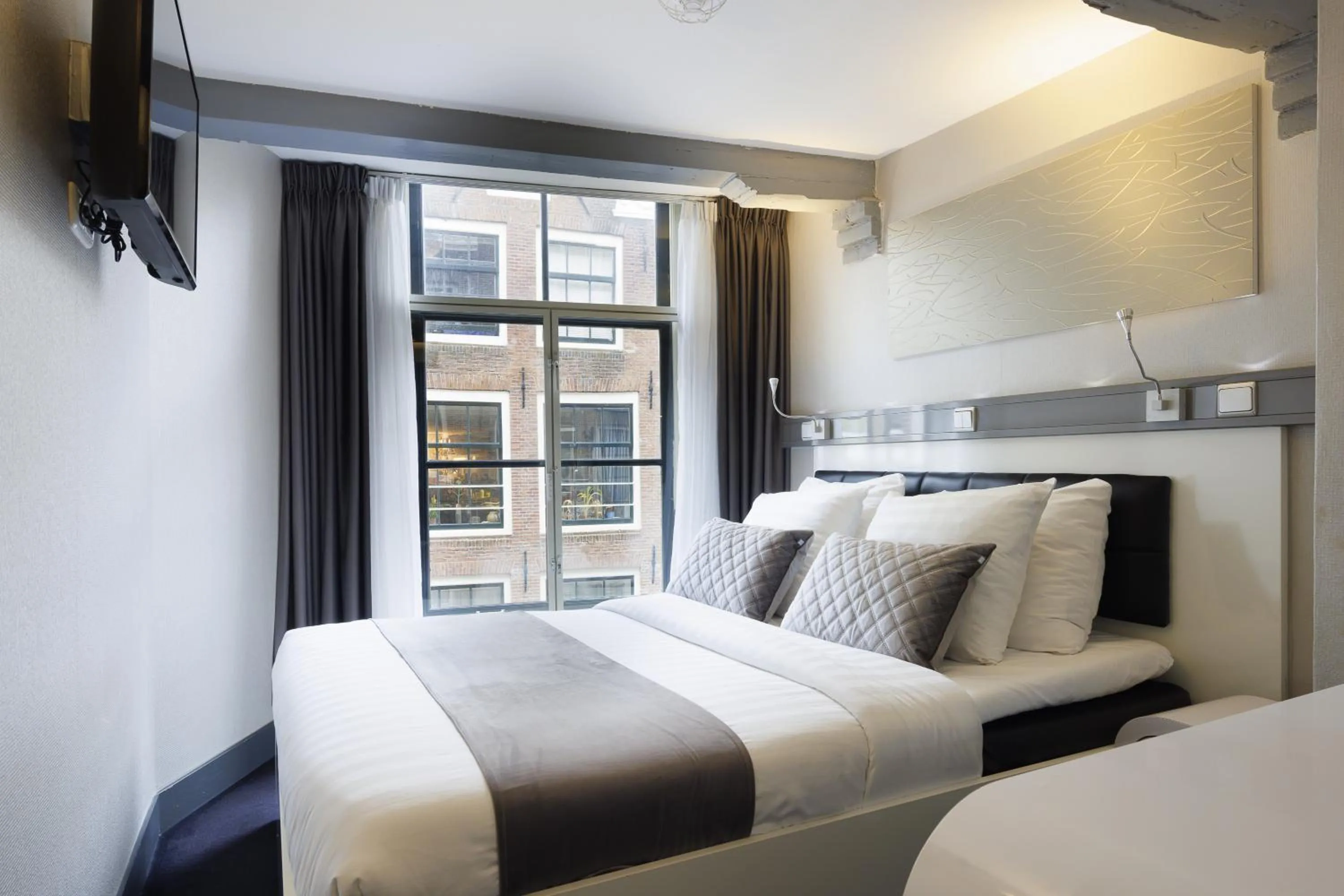 Photo of the whole room, Bed in Hotel CC