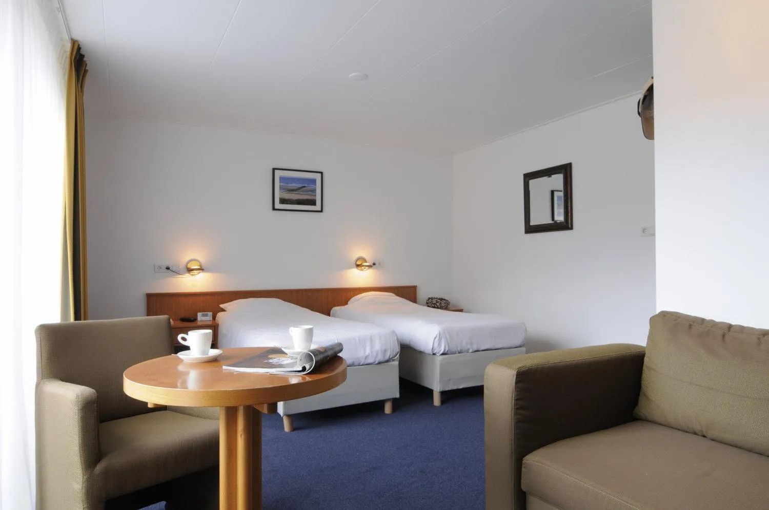 Photo of the whole room, Bed in Hotel de Burg