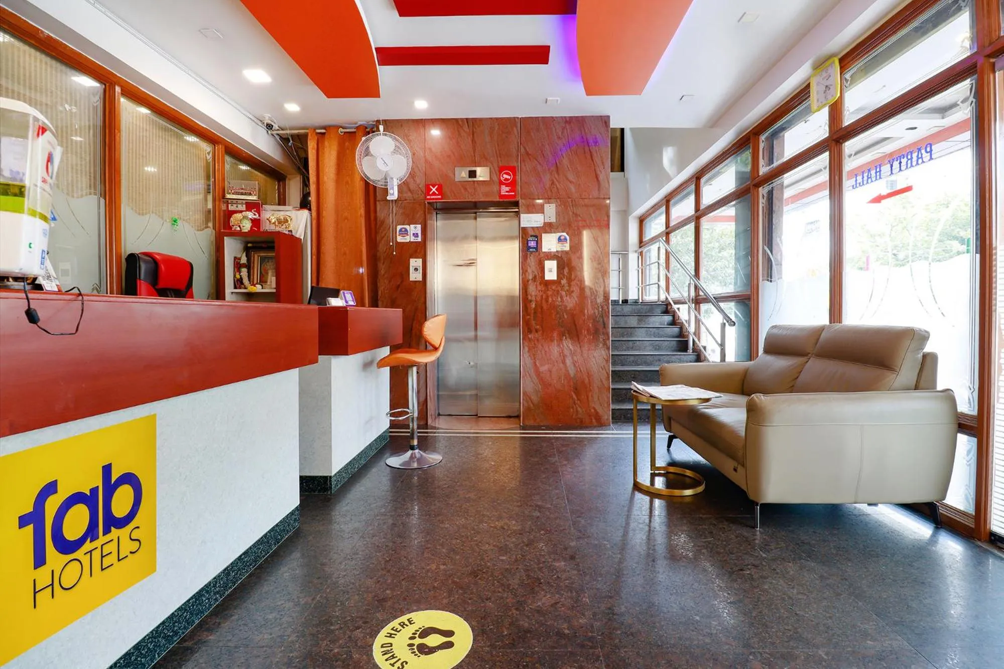 Lobby or reception in FabHotel Shivaals Residency - Rajajinagar