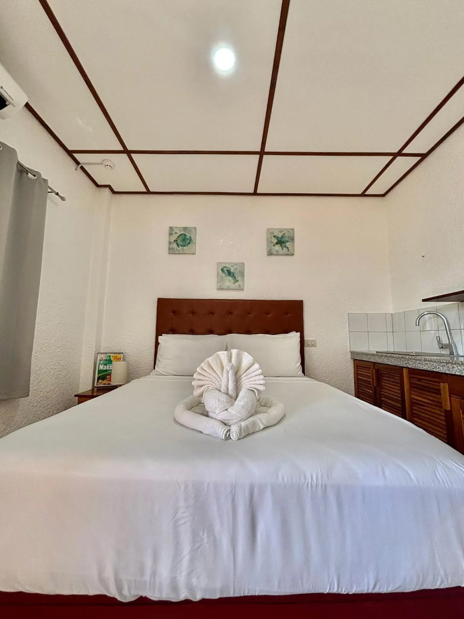 Superior Queen Room in Sunville Hotel and Restaurant