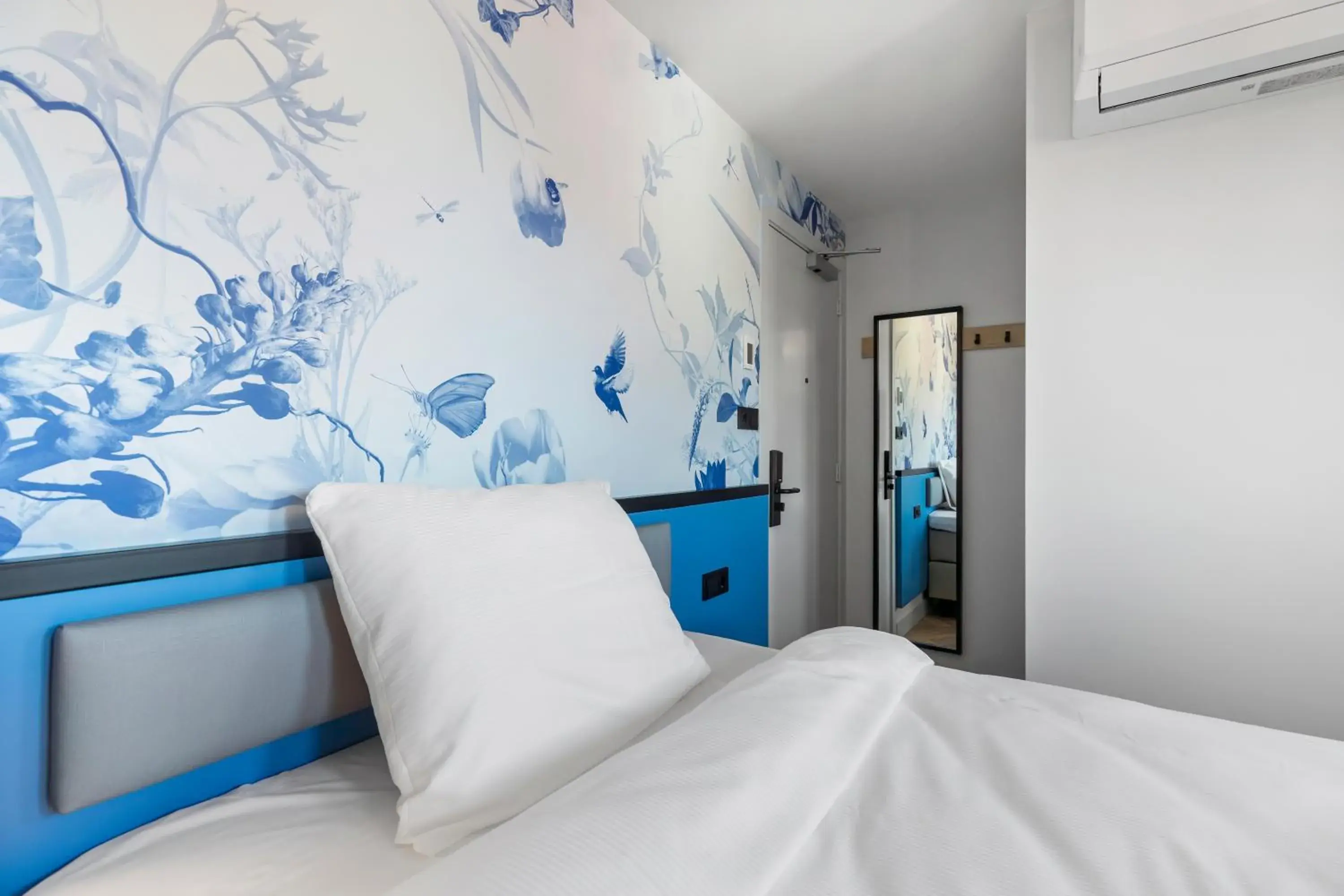 Bedroom, Bed in Dutch Design Hotel Vondelpark Bedroom, Bed in Dutch Design Hotel Vondelpark