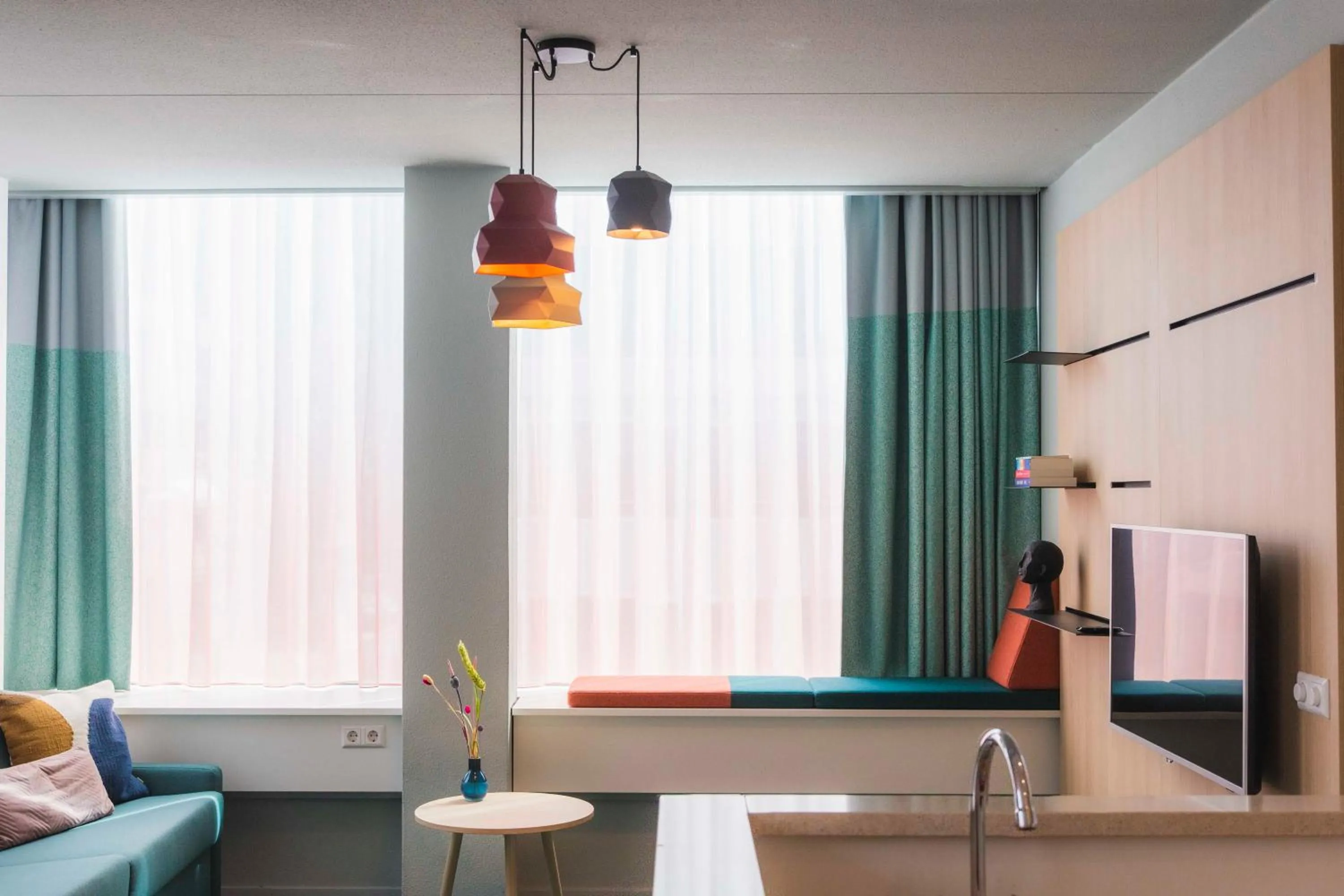 Living room, Bed in Hotel Casa Amsterdam