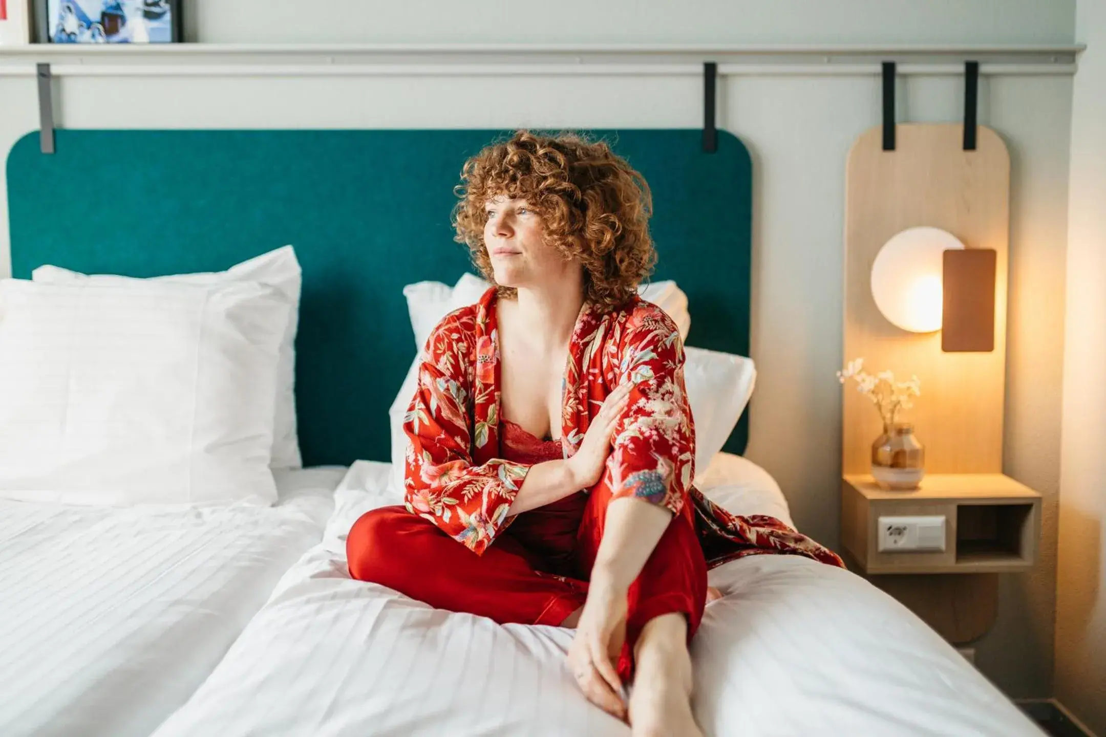 People, Bed in Hotel Casa Amsterdam People, Bed in Hotel Casa Amsterdam