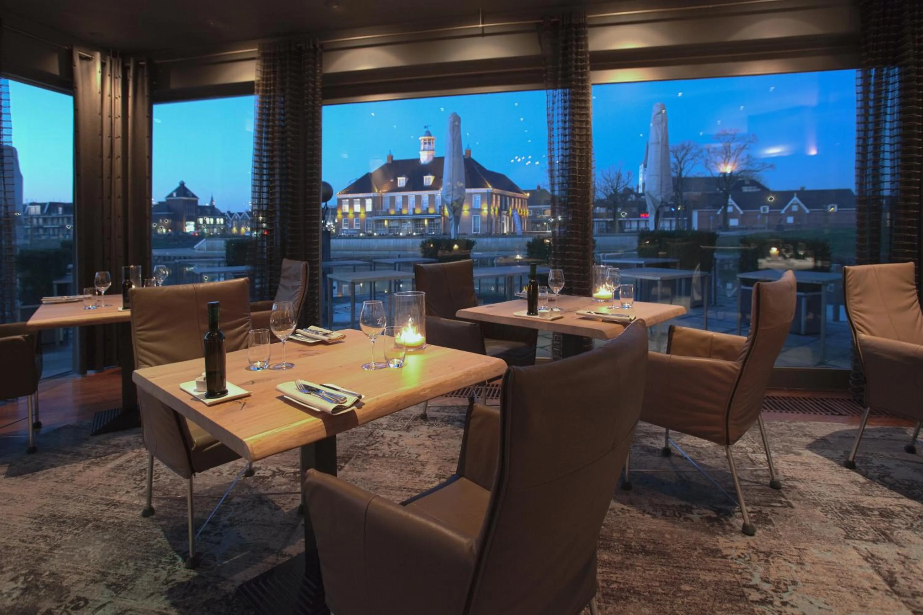 Restaurant/places to eat in De Zon Hotel & Restaurant by Flow