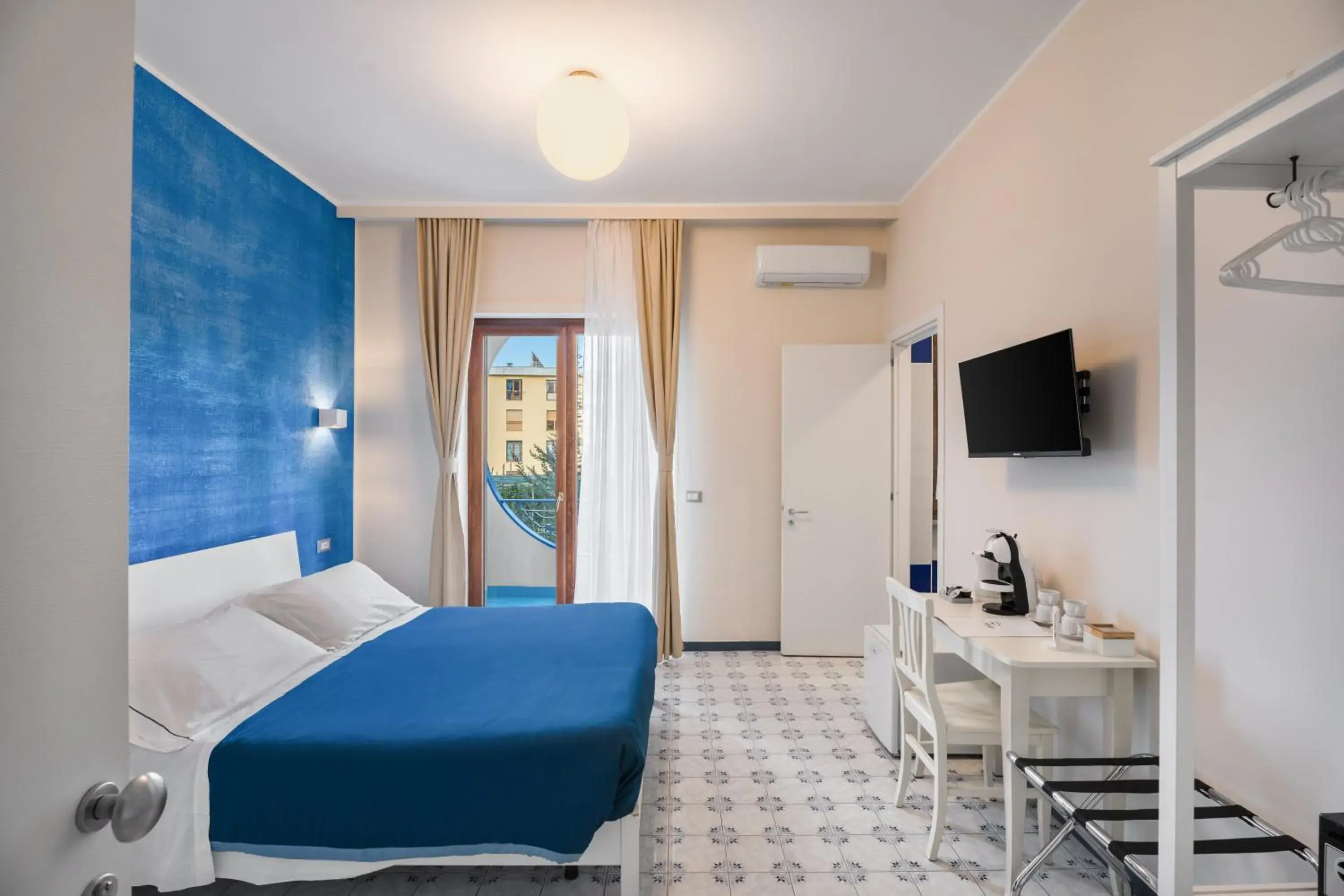 Bed in The Reef Sorrento Bed in The Reef Sorrento