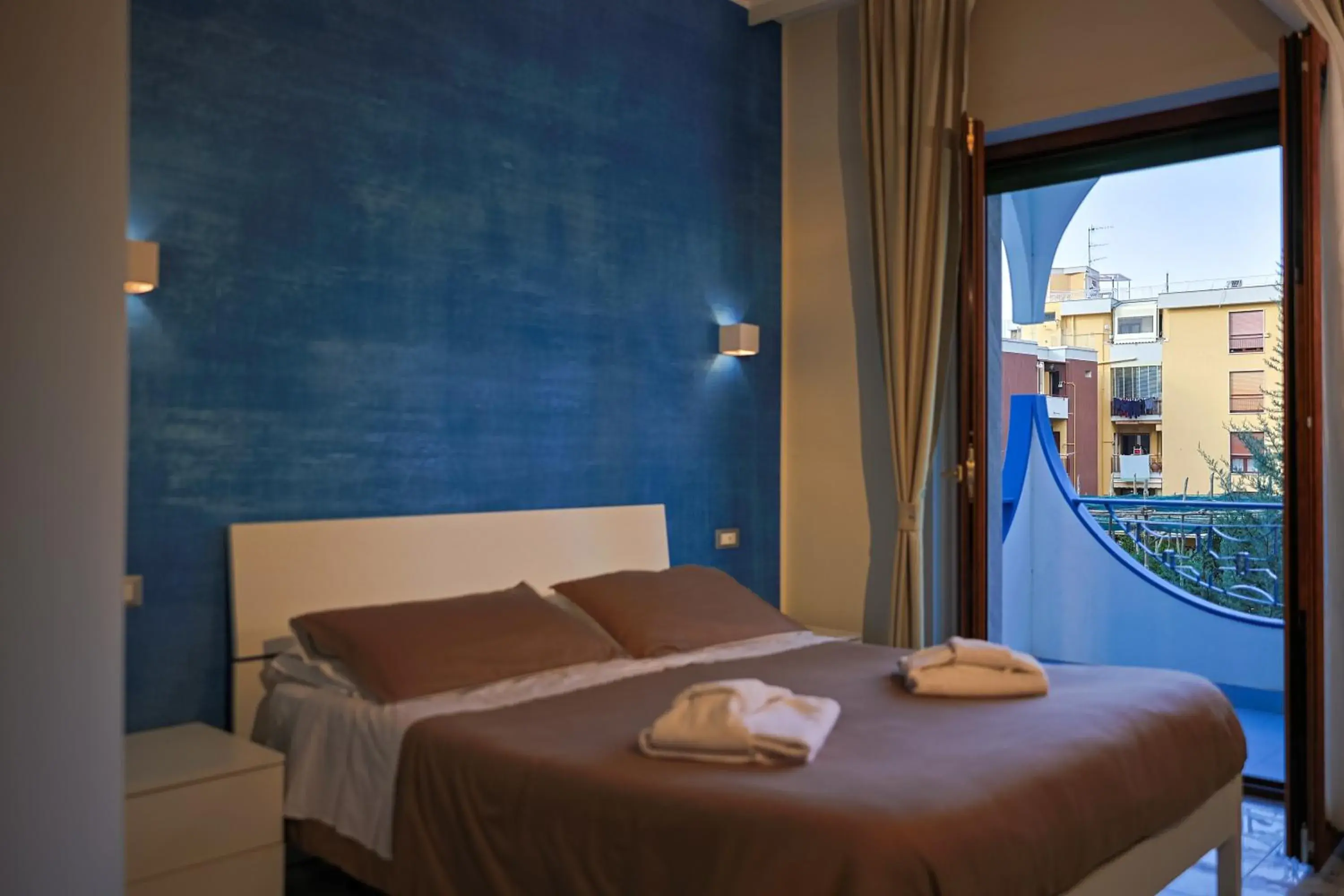 Bed in The Reef Sorrento Bed in The Reef Sorrento