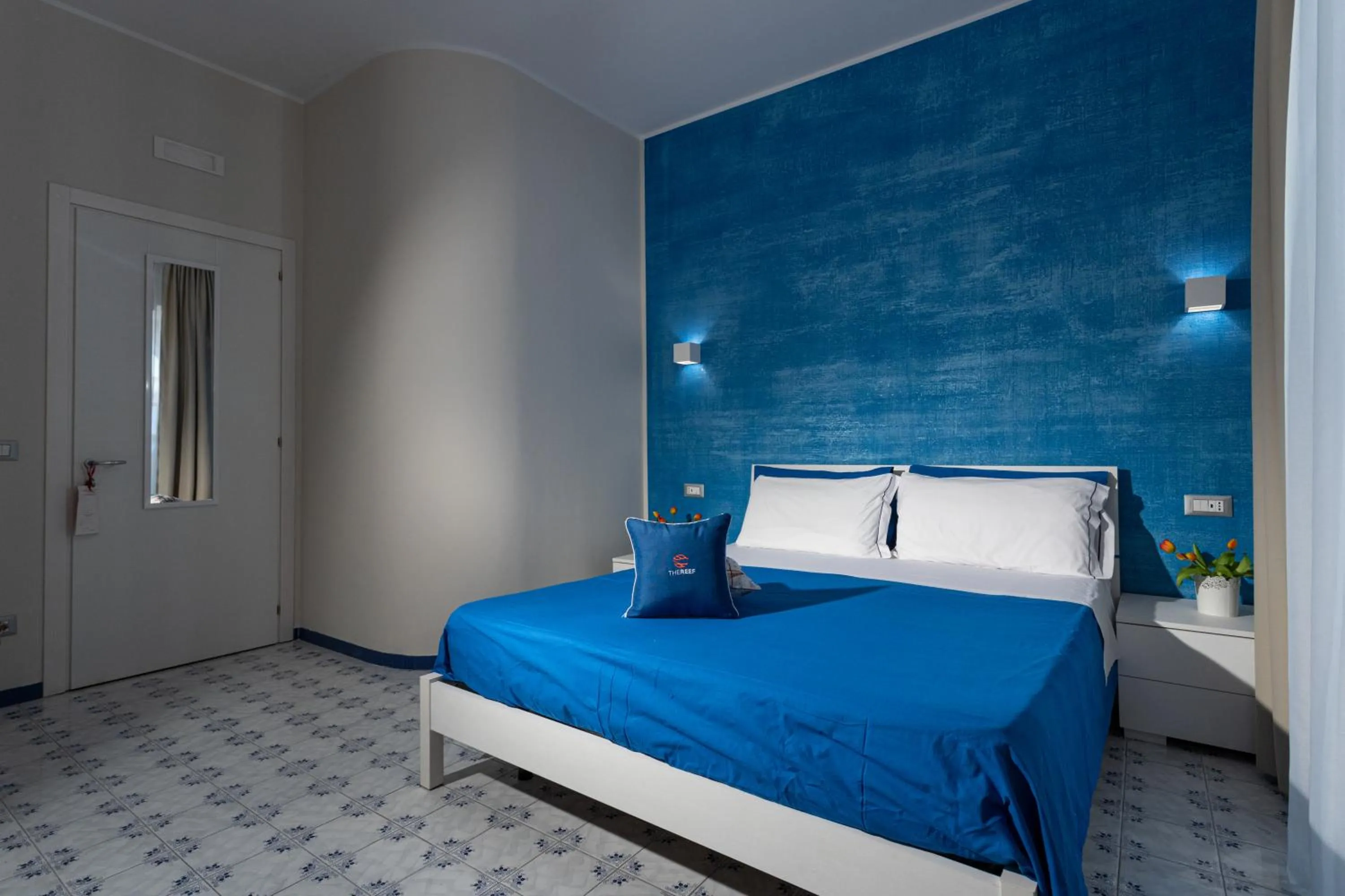 Bedroom, Bed in The Reef Sorrento