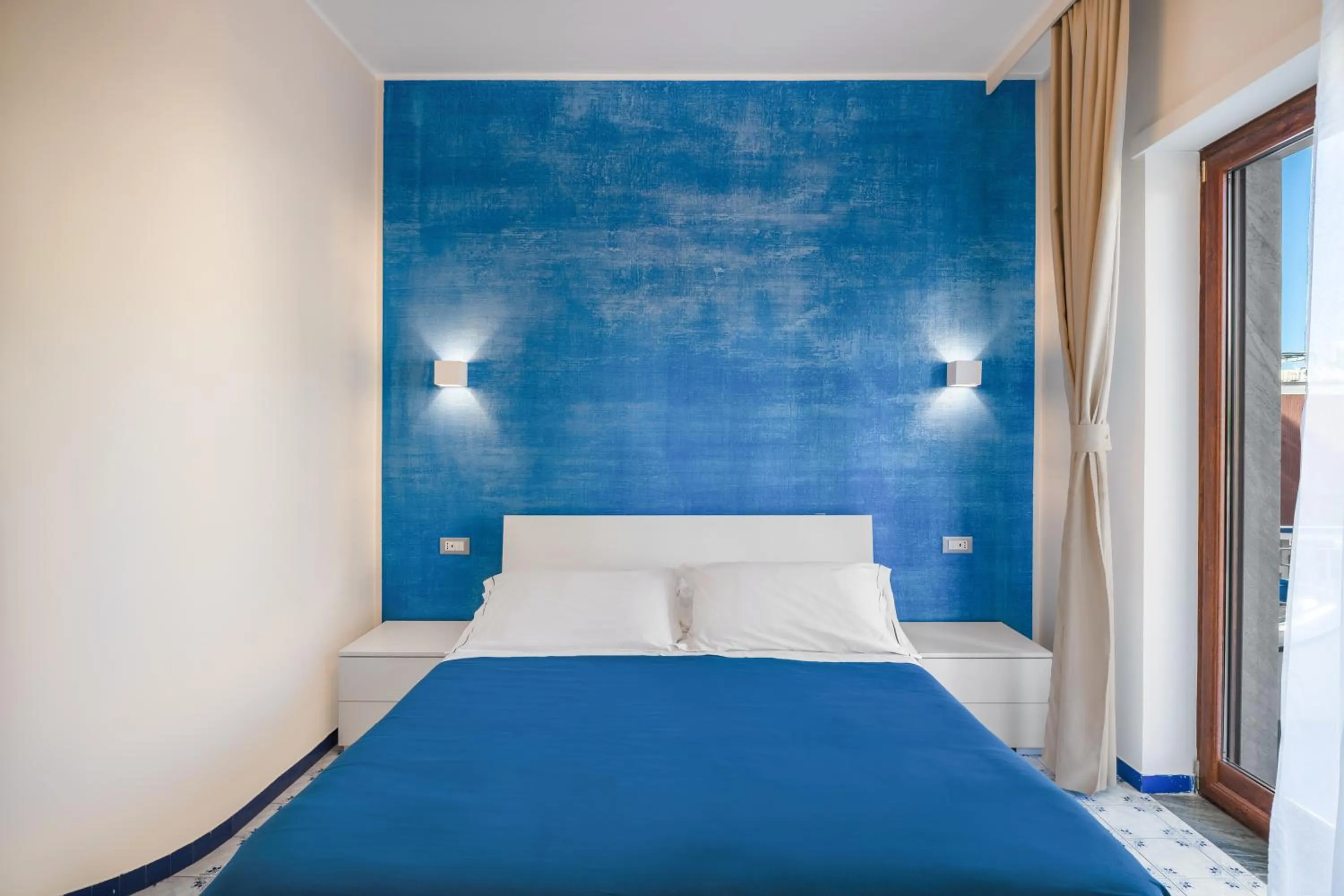 Bed in The Reef Sorrento