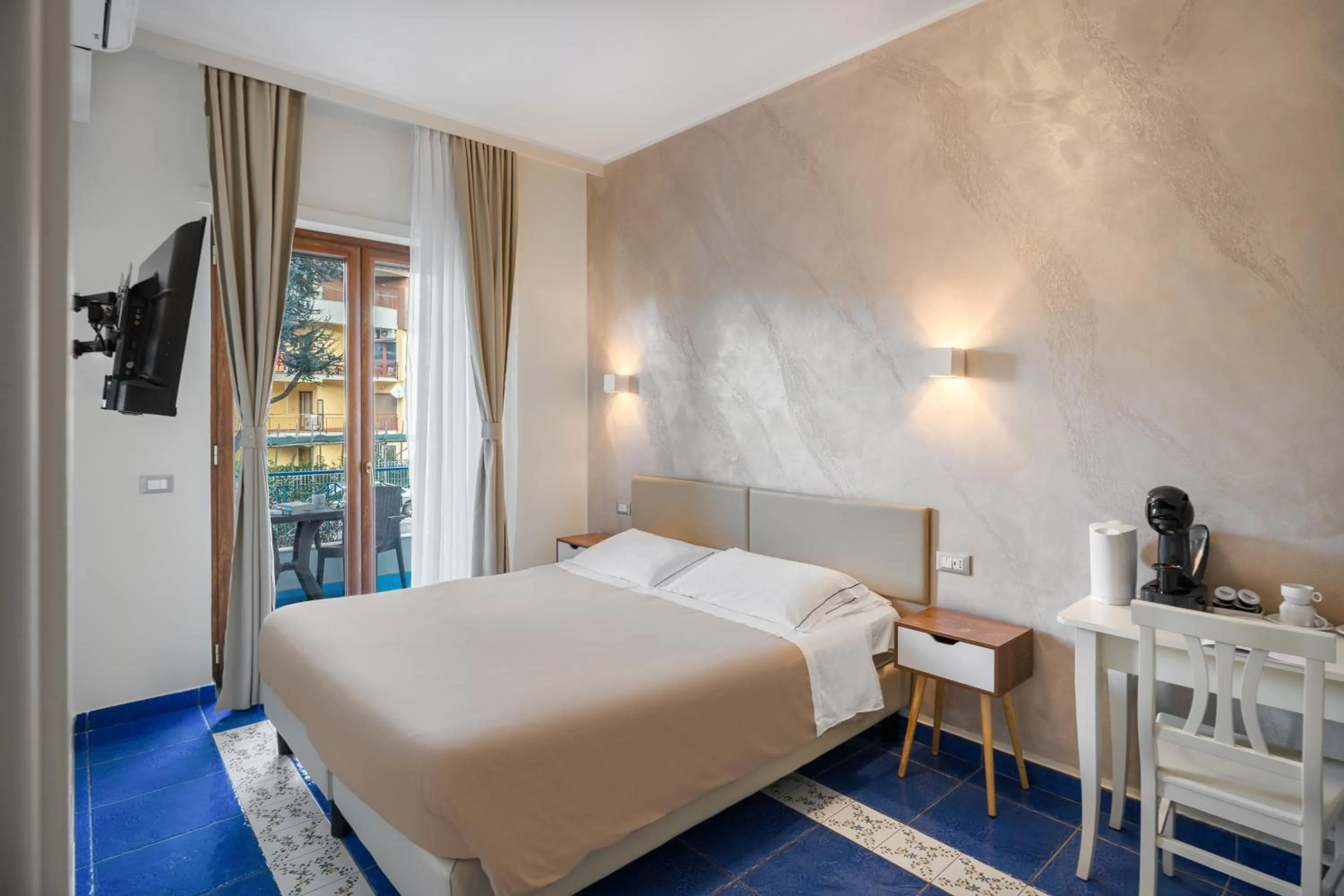 Bed in The Reef Sorrento