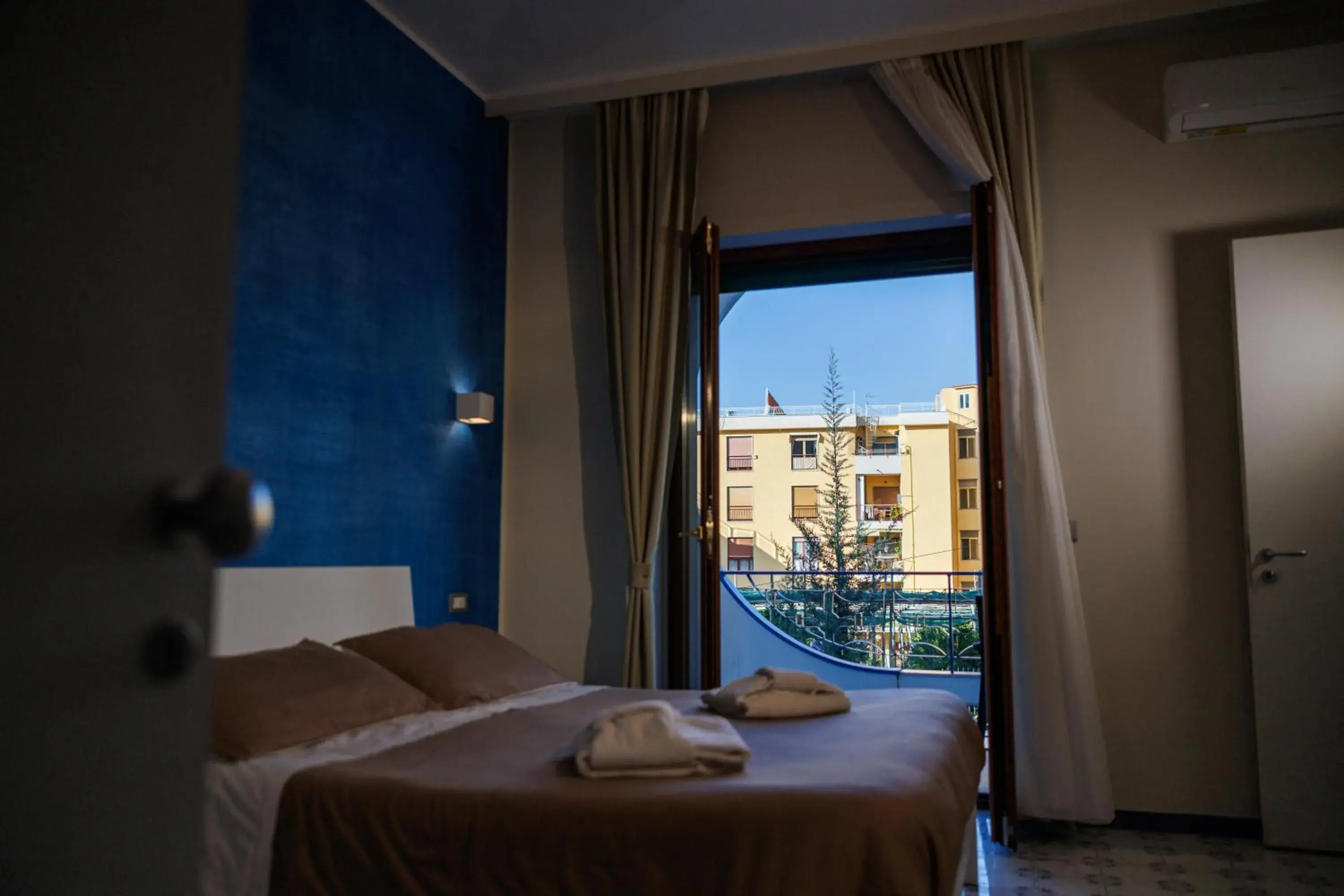 Bed in The Reef Sorrento Bed in The Reef Sorrento