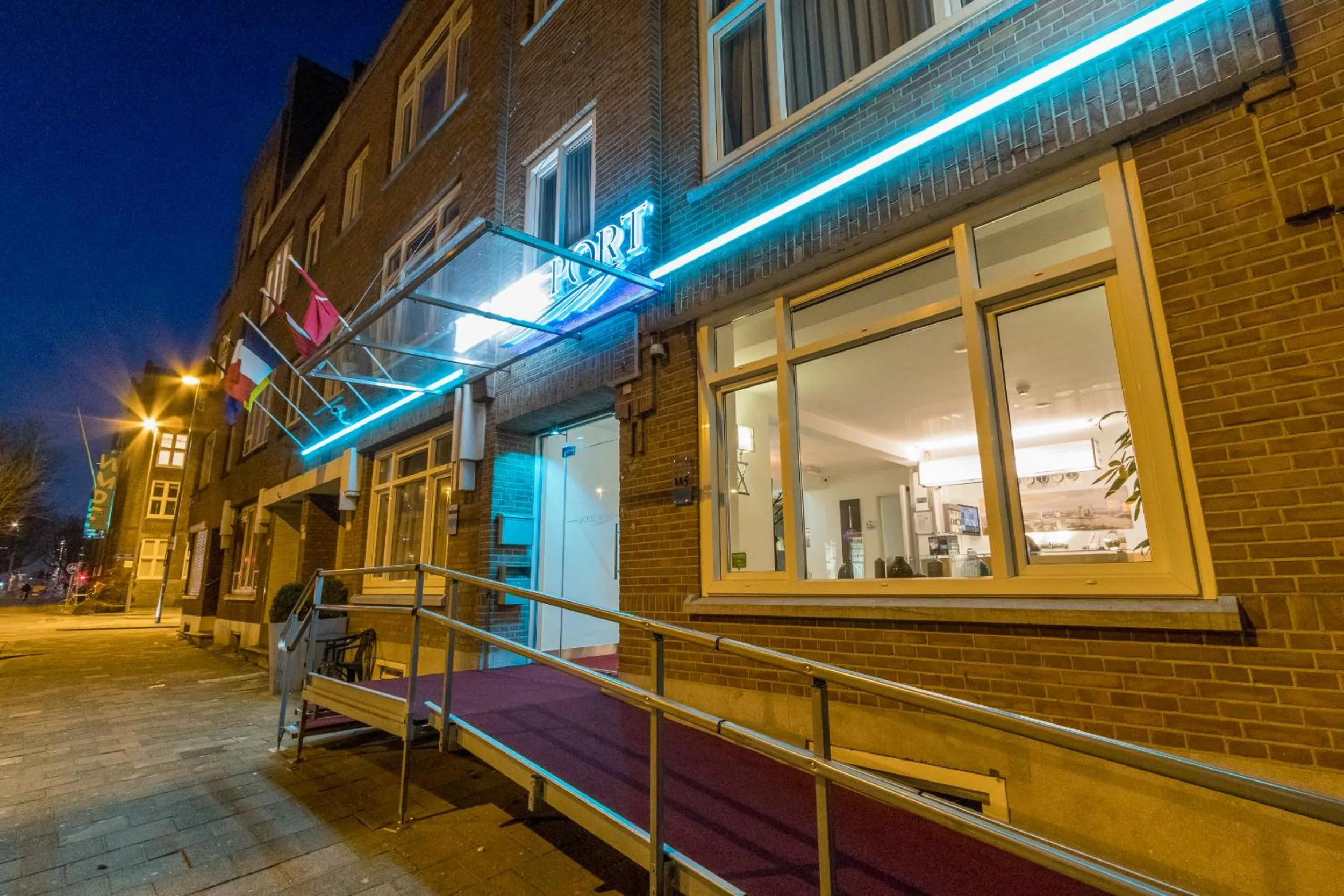 Facade/entrance in Hotel Port