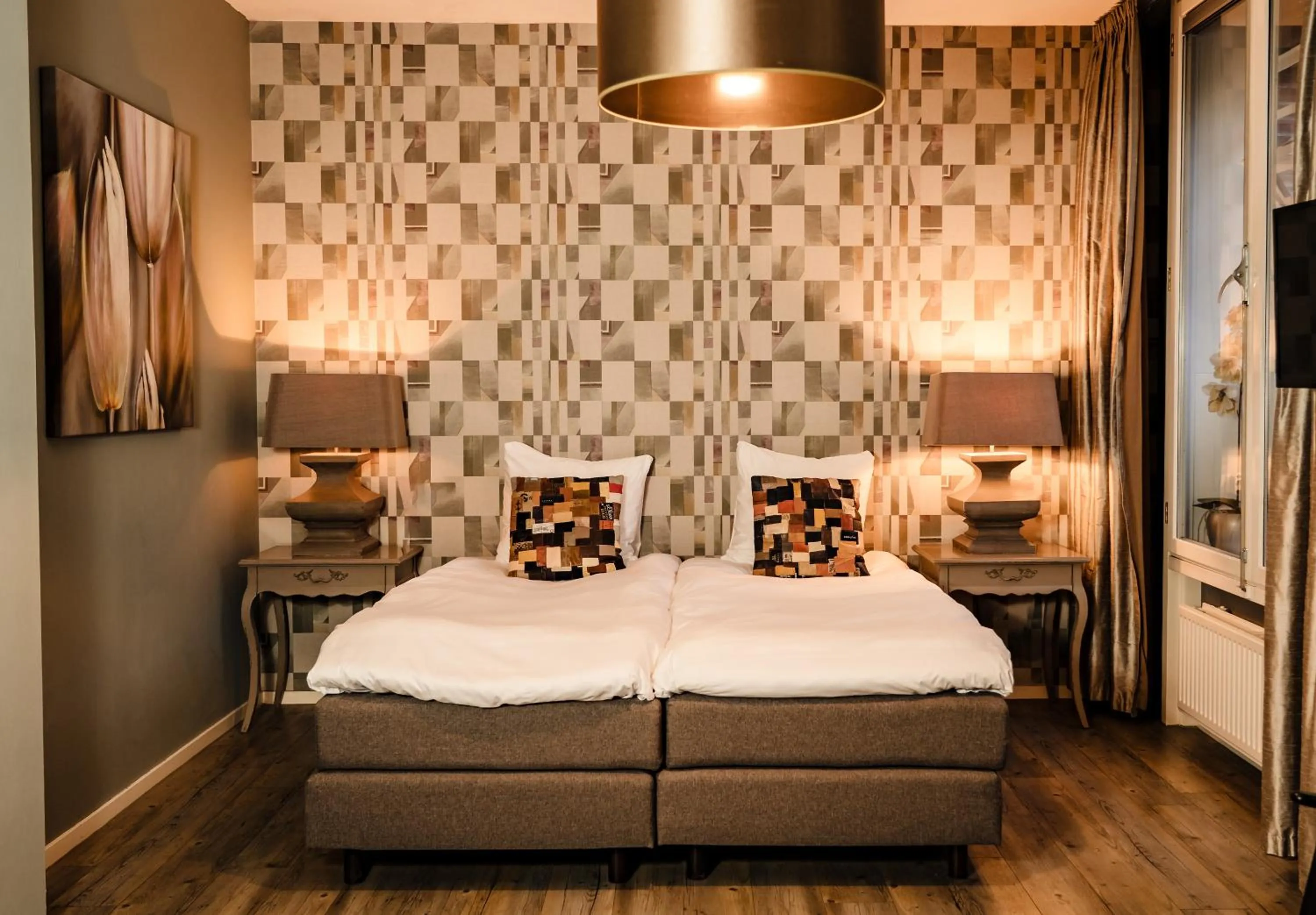 Bed in Hotel Huis van Bewaring - Bijzonder boutique hotel in historisch pand