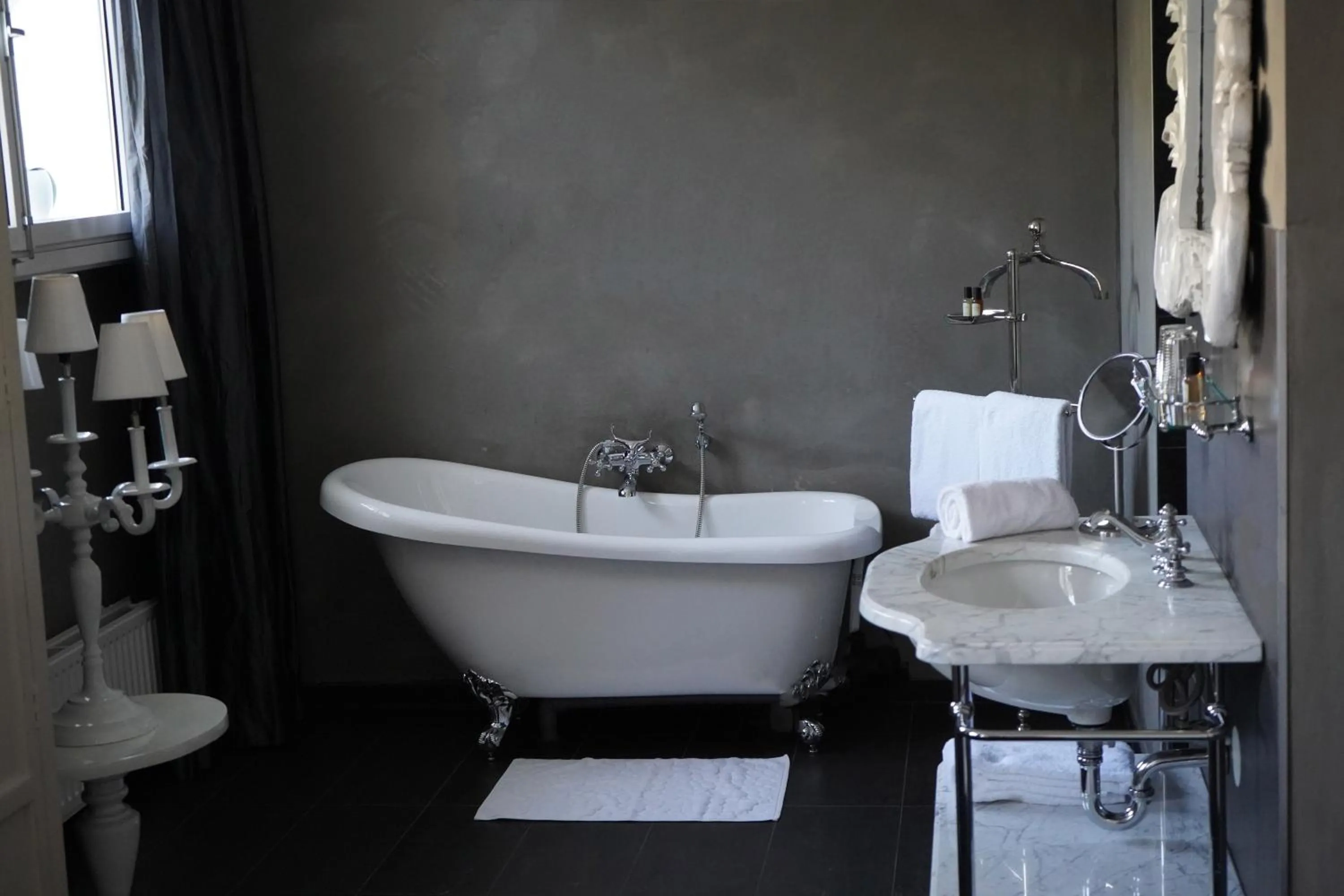 Bathroom in Hotel Huis van Bewaring - Bijzonder boutique hotel in historisch pand