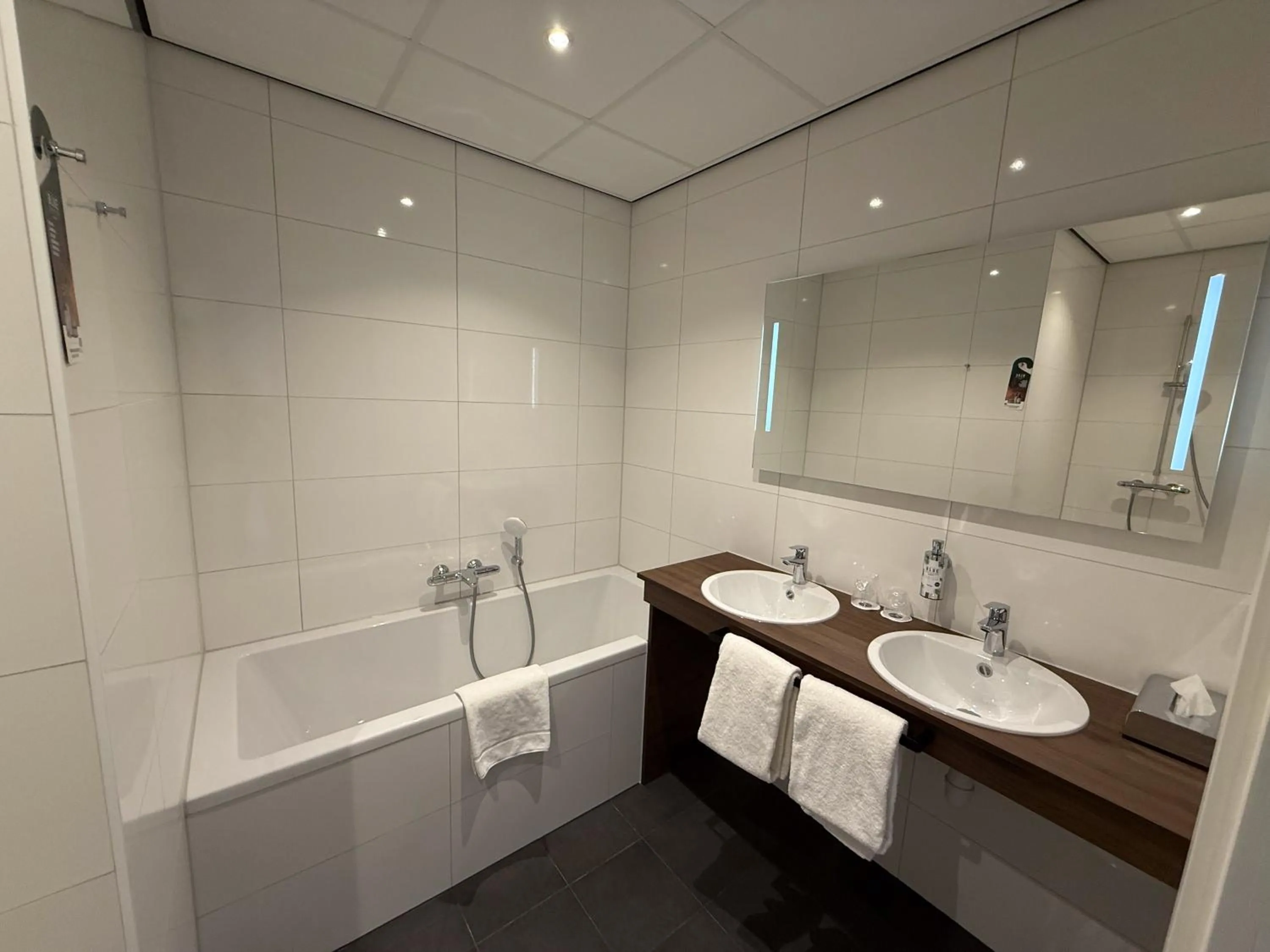 Bathroom in Fletcher Hotel-Restaurant Parkstad- Zuid Limburg