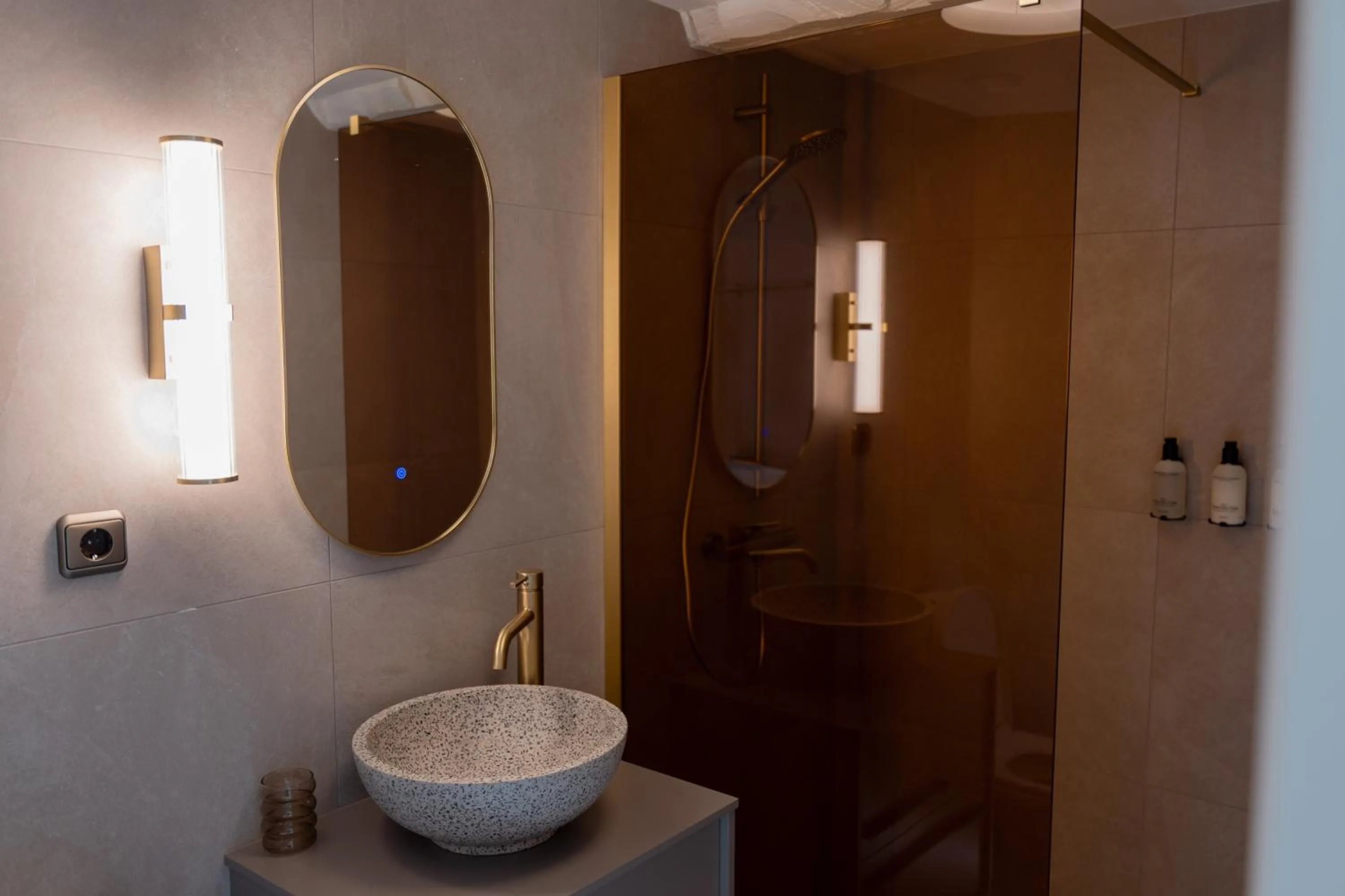 Shower in Le Virage bistro en hotel