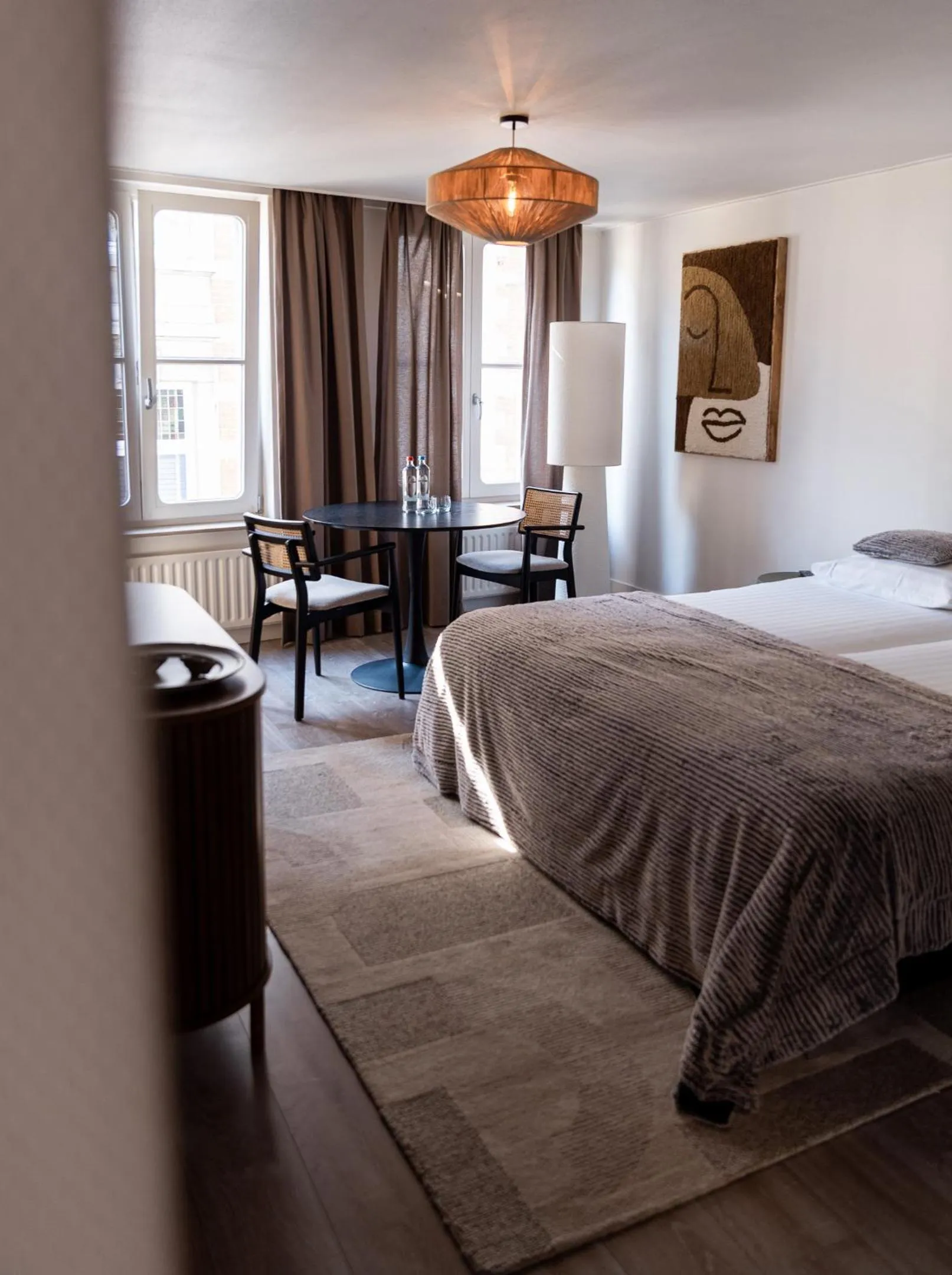 Bed in Le Virage bistro en hotel