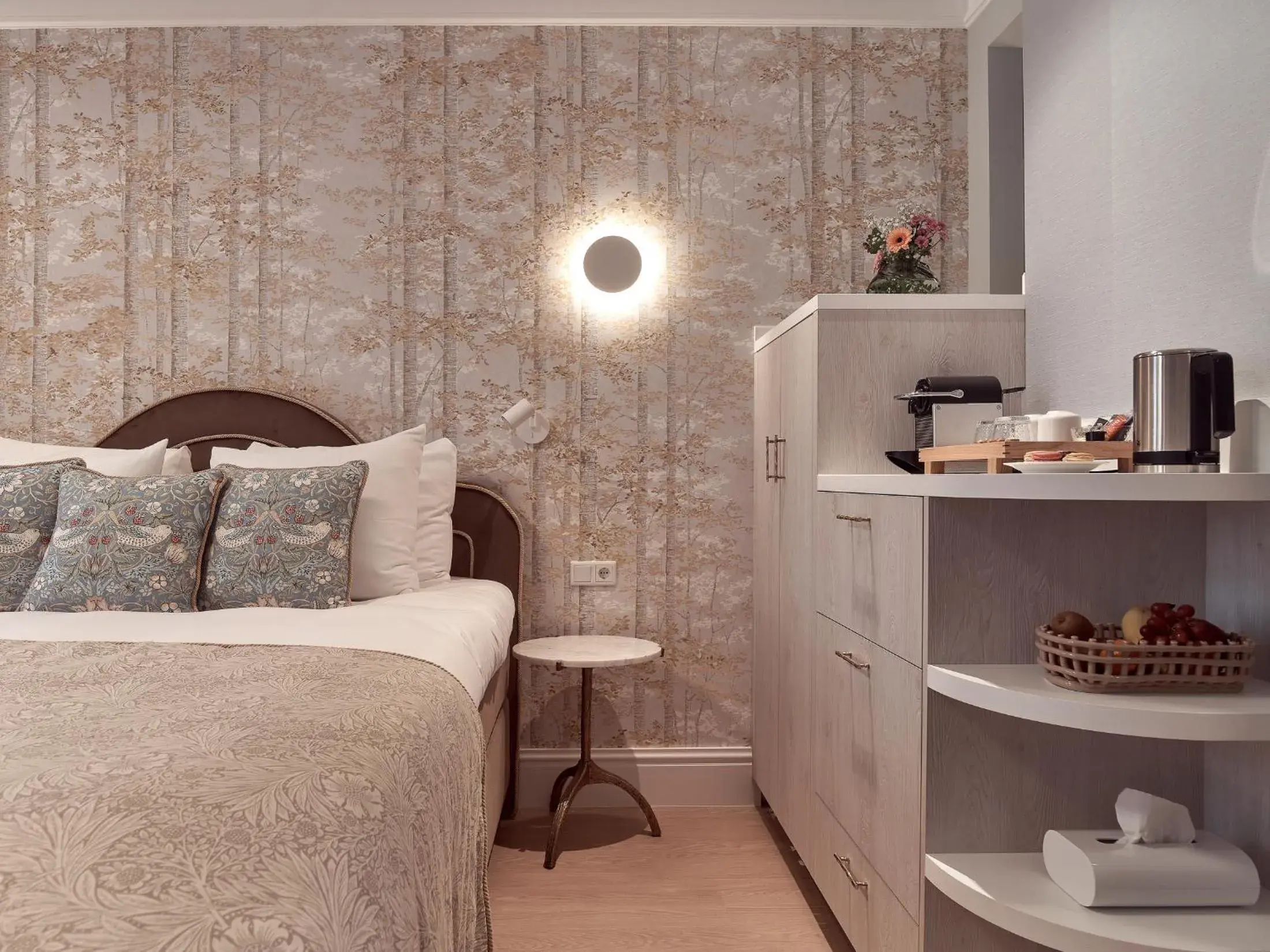 Coffee/tea facilities, Bed in Good Seasons Hotel Den Bosch Coffee/tea facilities, Bed in Good Seasons Hotel Den Bosch