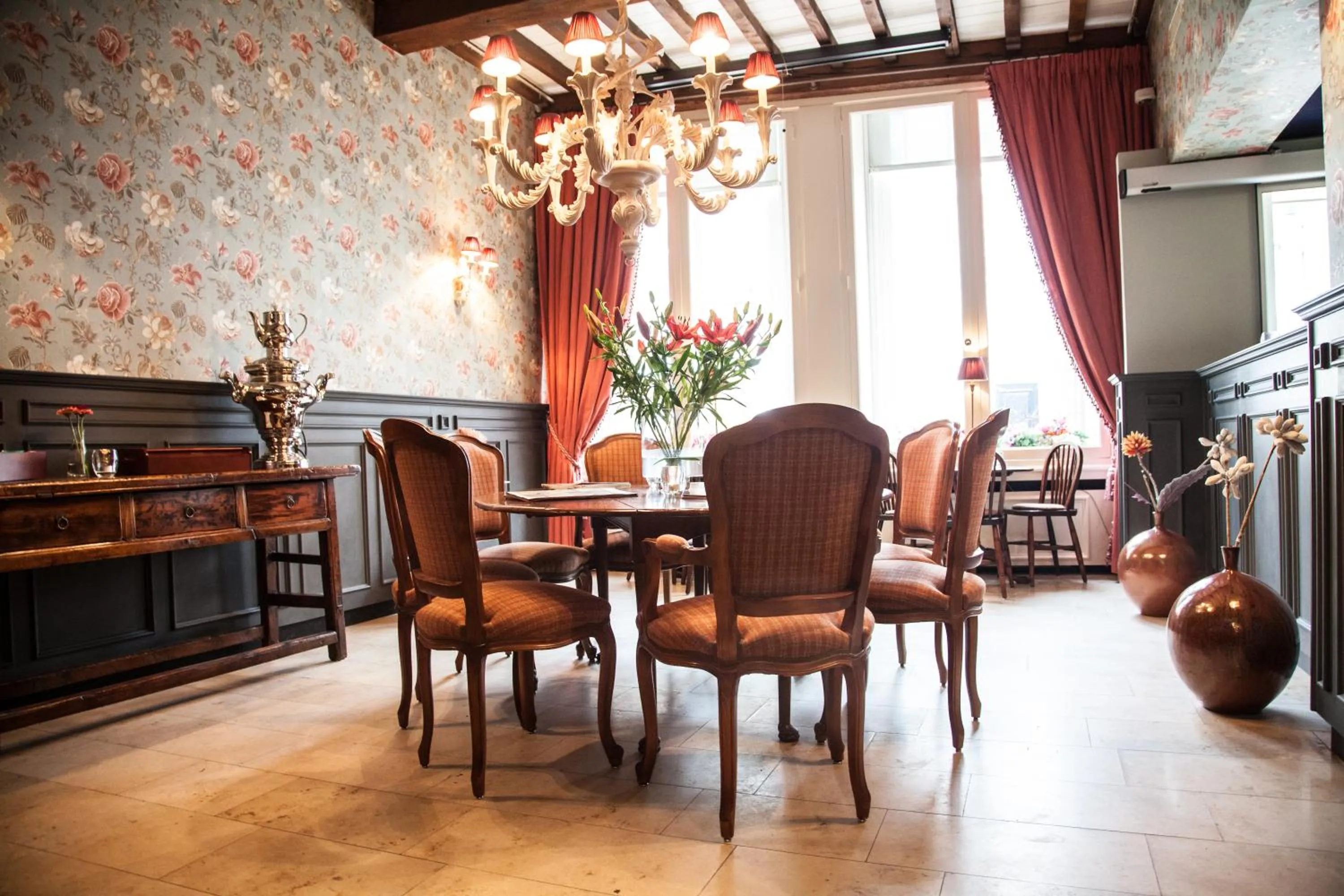 Lobby or reception in Good Seasons Hotel Den Bosch
