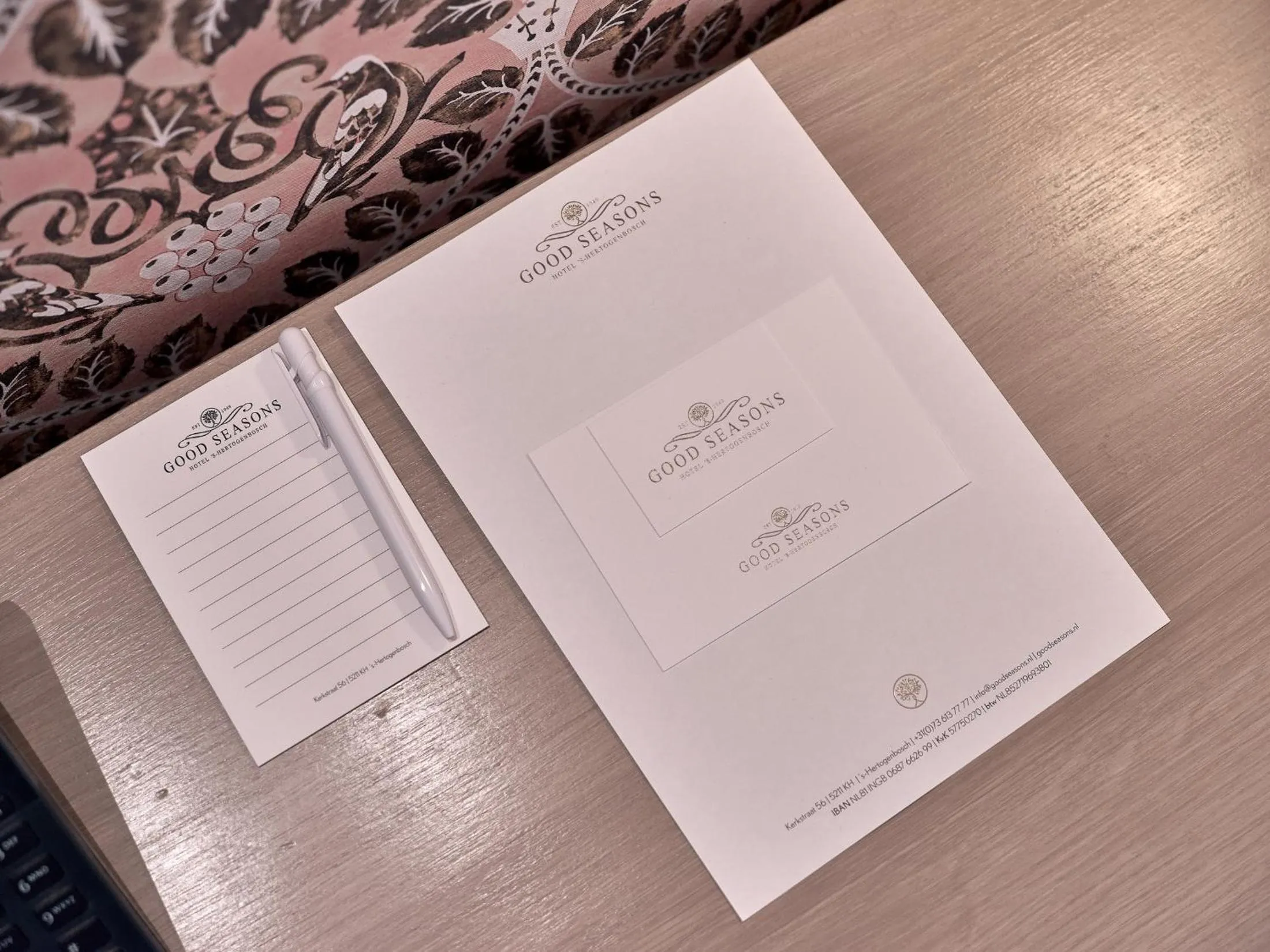 Logo/Certificate/Sign in Good Seasons Hotel Den Bosch