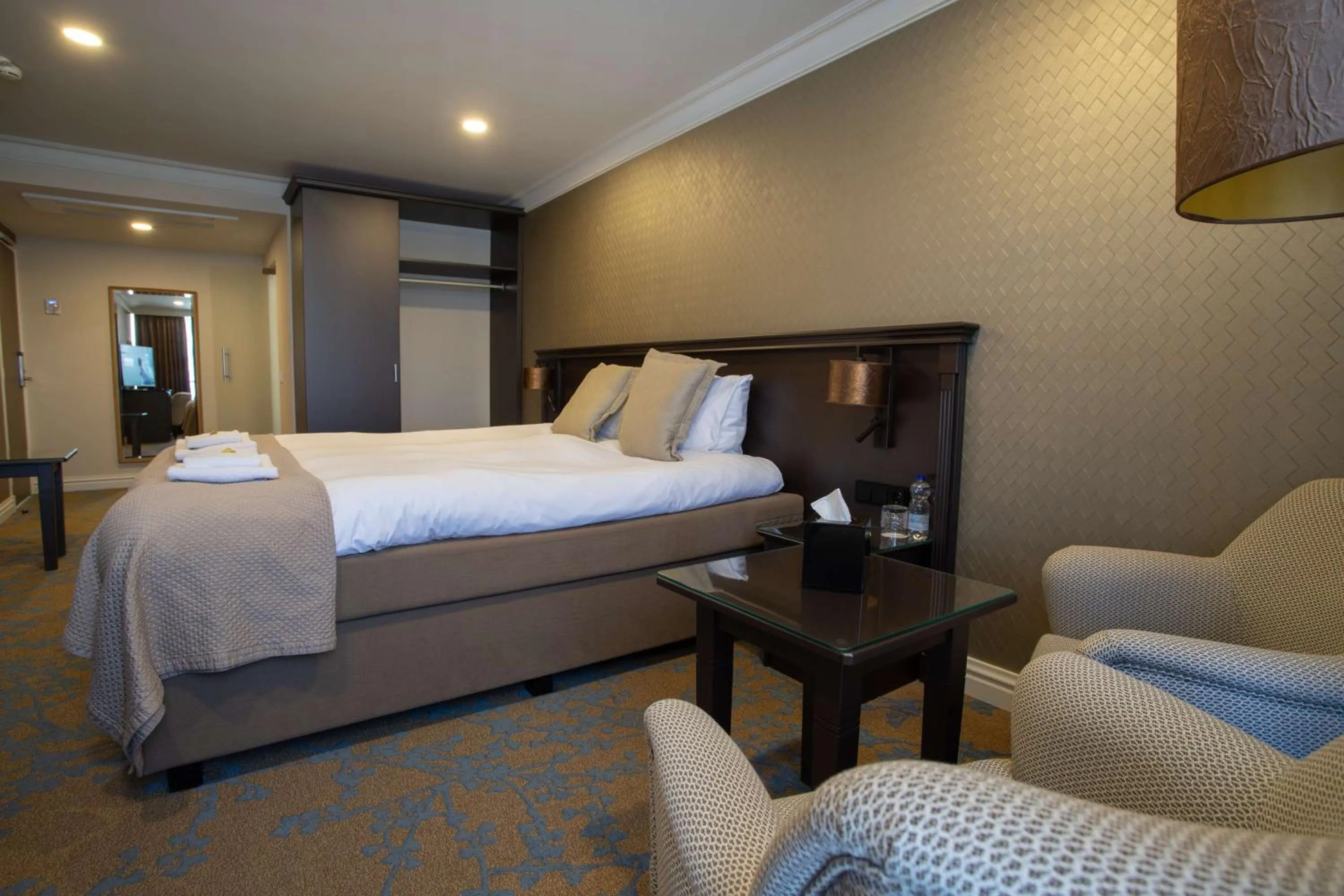 Photo of the whole room, Bed in Good Seasons Hotel Den Bosch