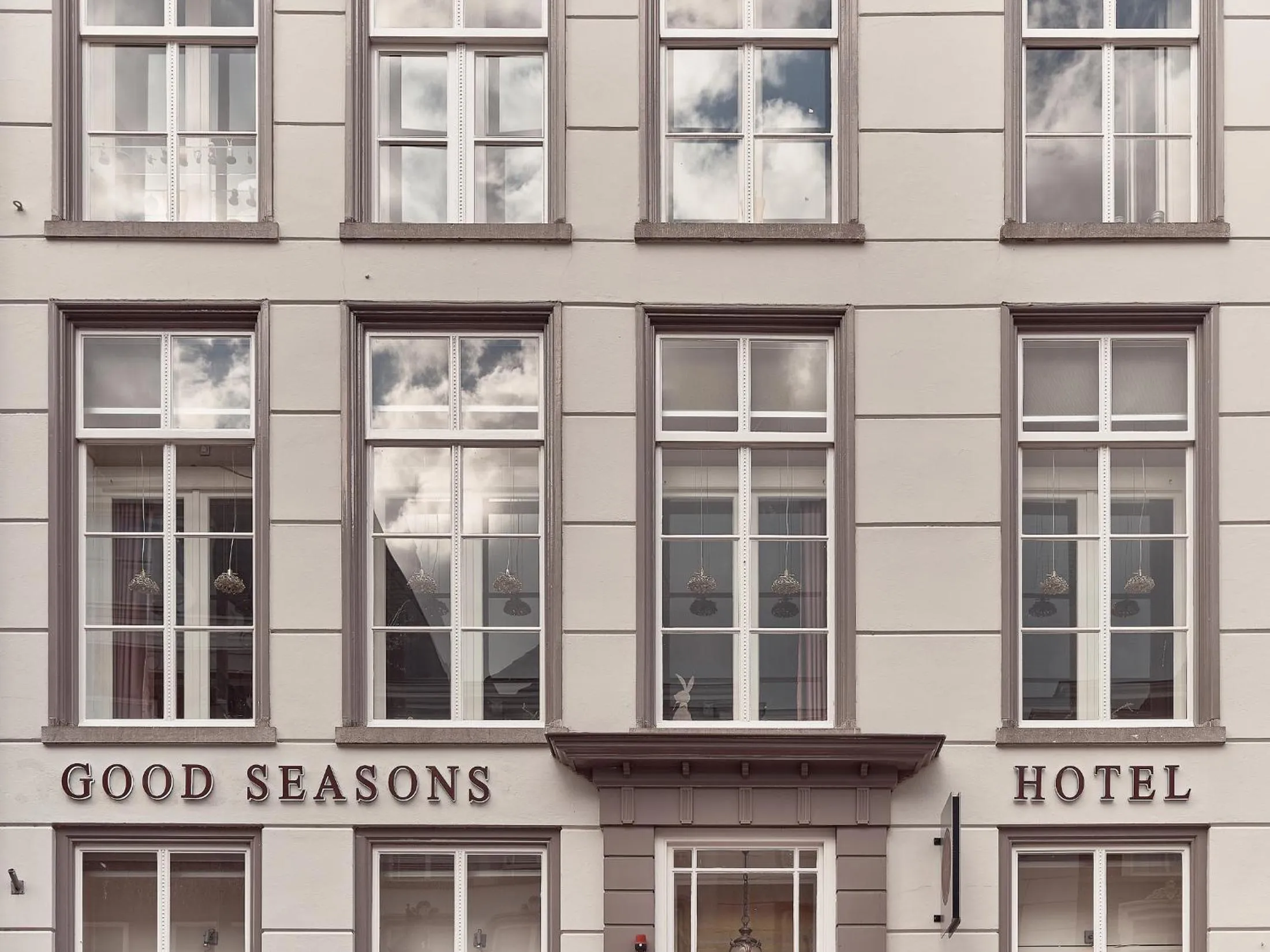 Property building in Good Seasons Hotel Den Bosch