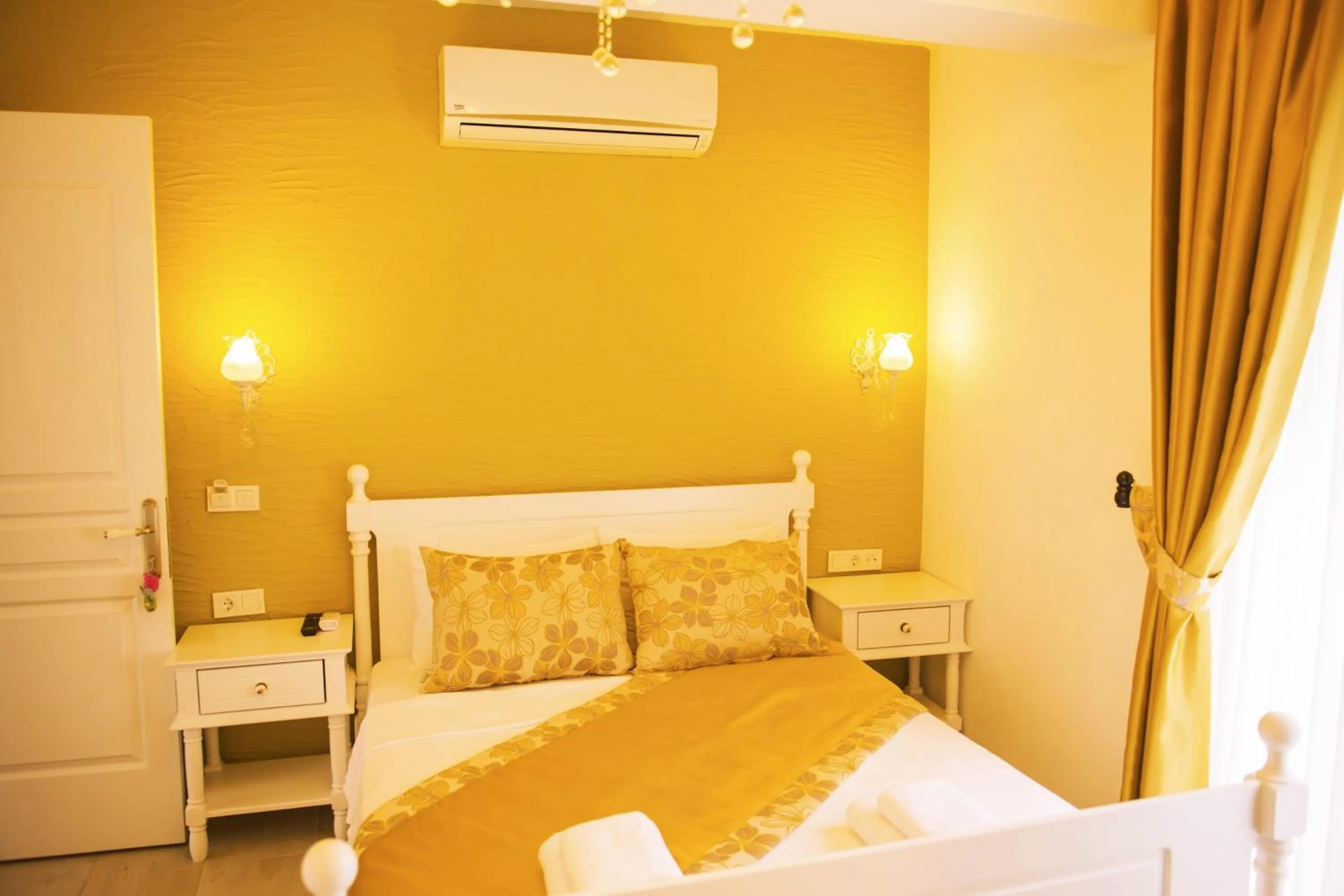 Photo of the whole room, Bed in Selin Hotel