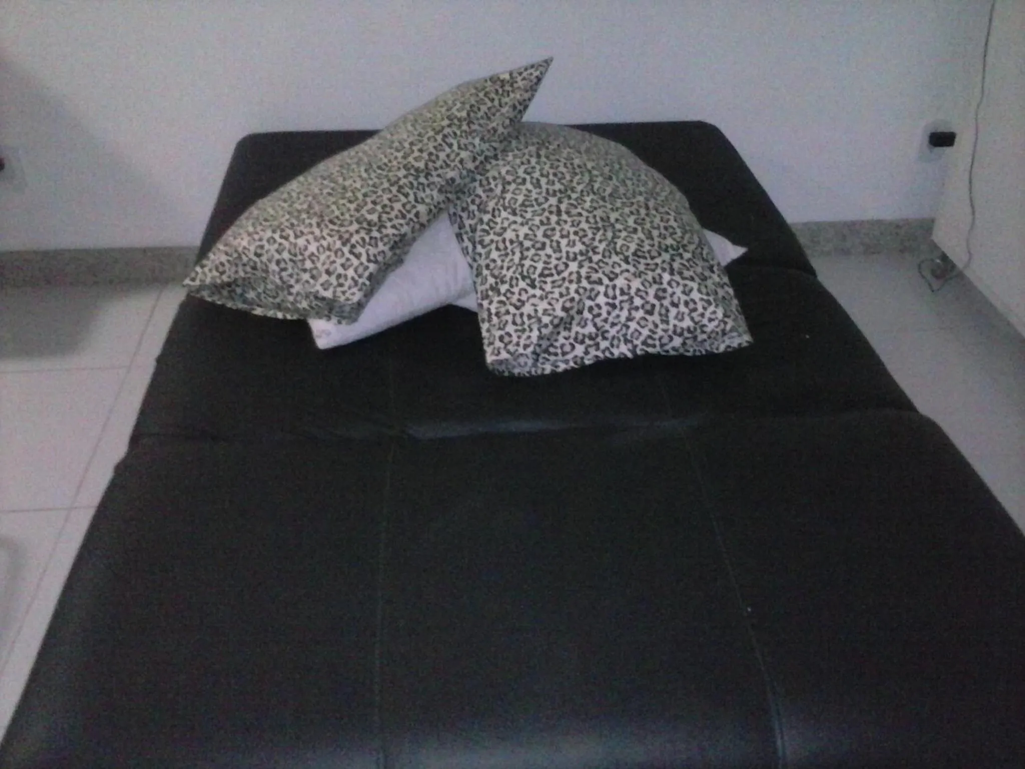 Decorative detail, Bed in Studio na praia da Barra
