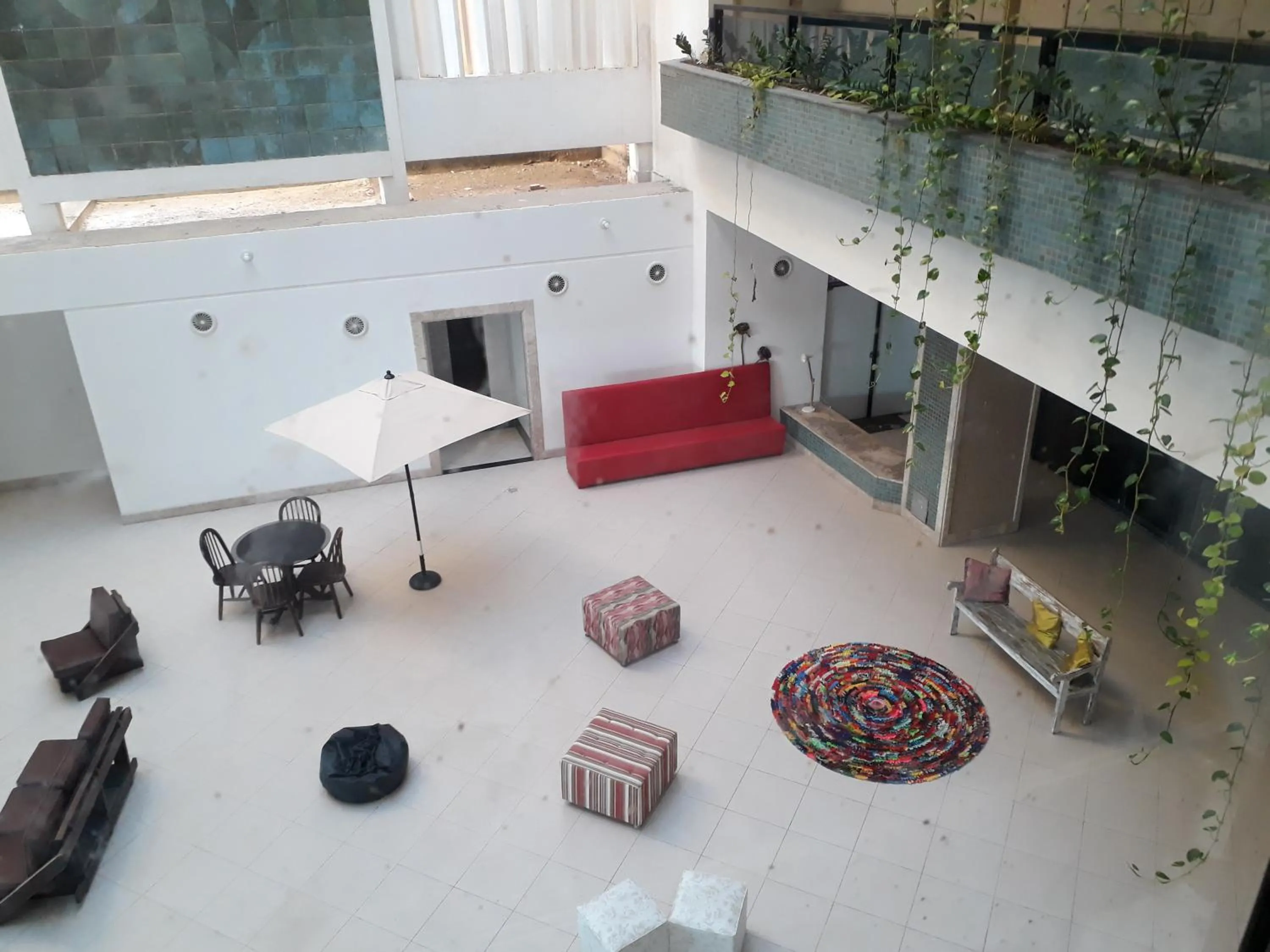 Communal lounge/ TV room in Studio na praia da Barra