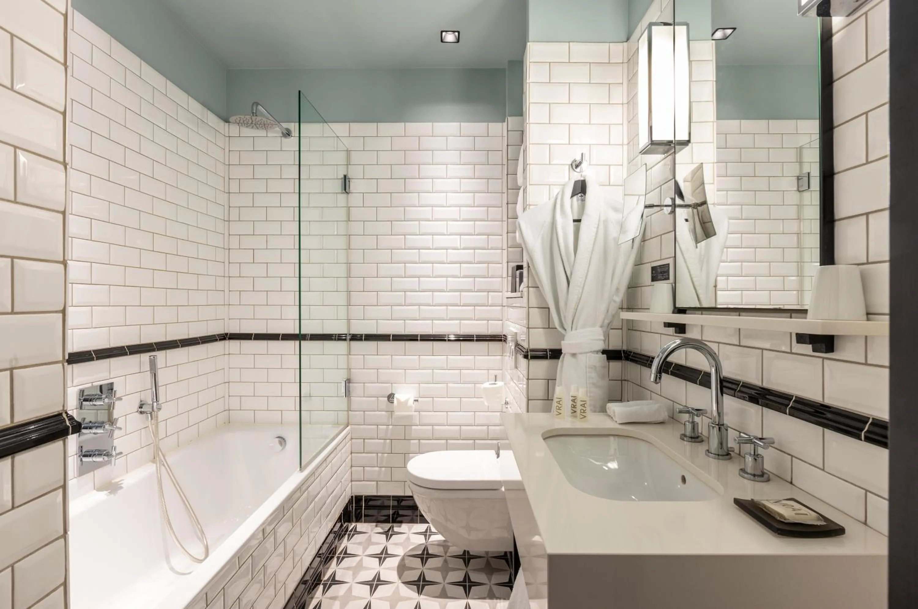 Bathroom in Hôtel Adèle & Jules