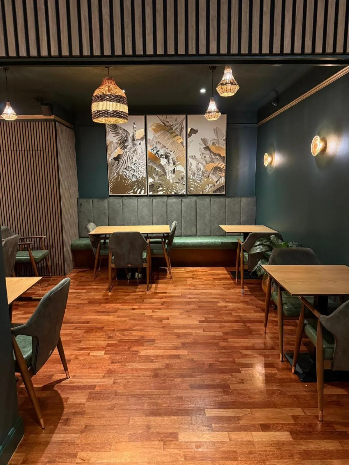 Restaurant/places to eat in Craigvrack Hotel & Restaurant