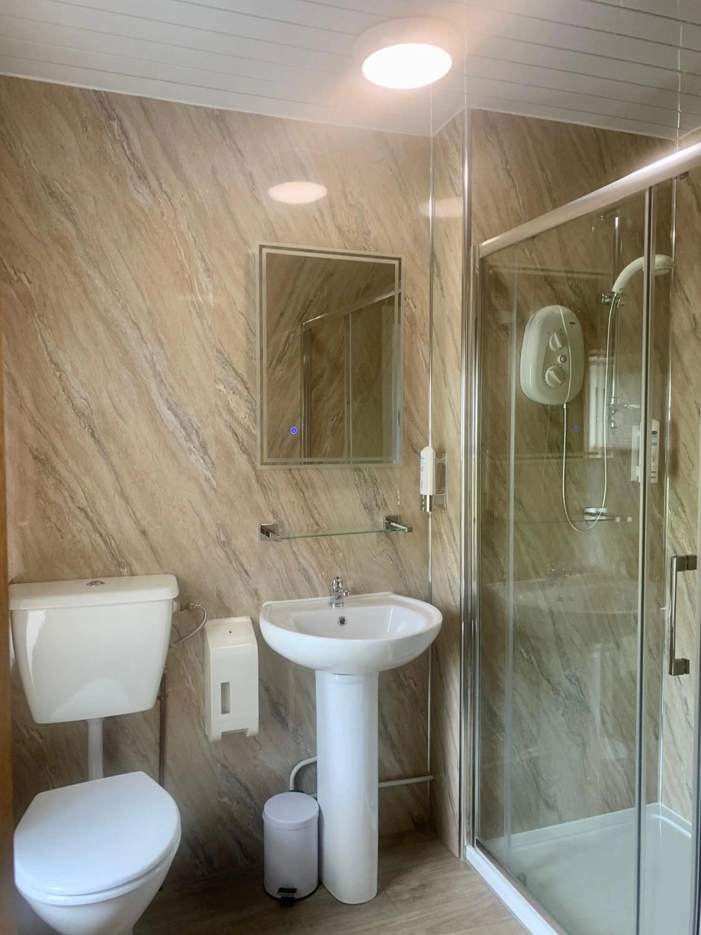 Bathroom in Craigvrack Hotel & Restaurant