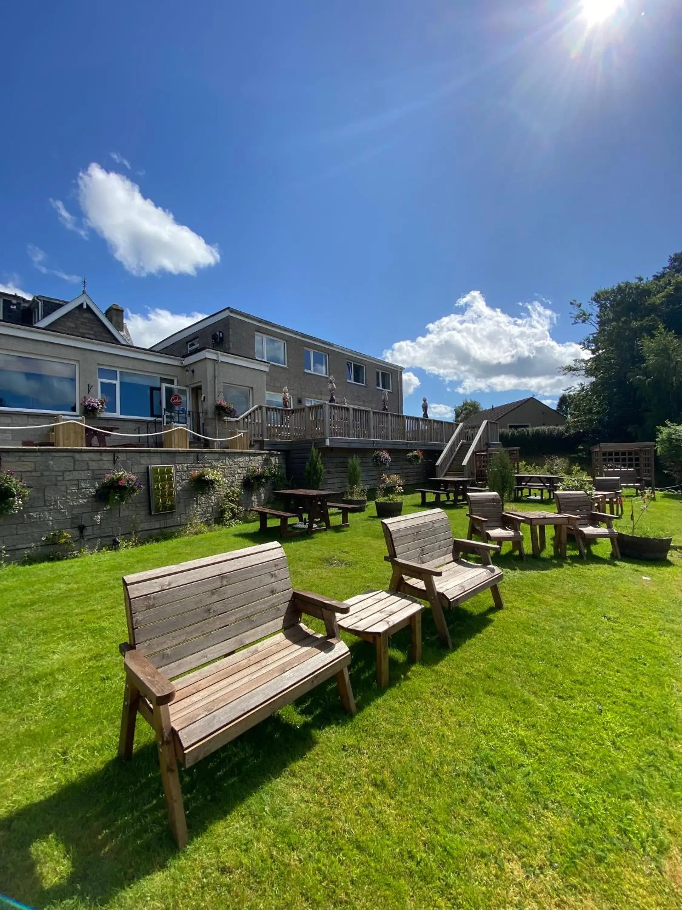 Garden in Craigvrack Hotel & Restaurant Garden in Craigvrack Hotel & Restaurant