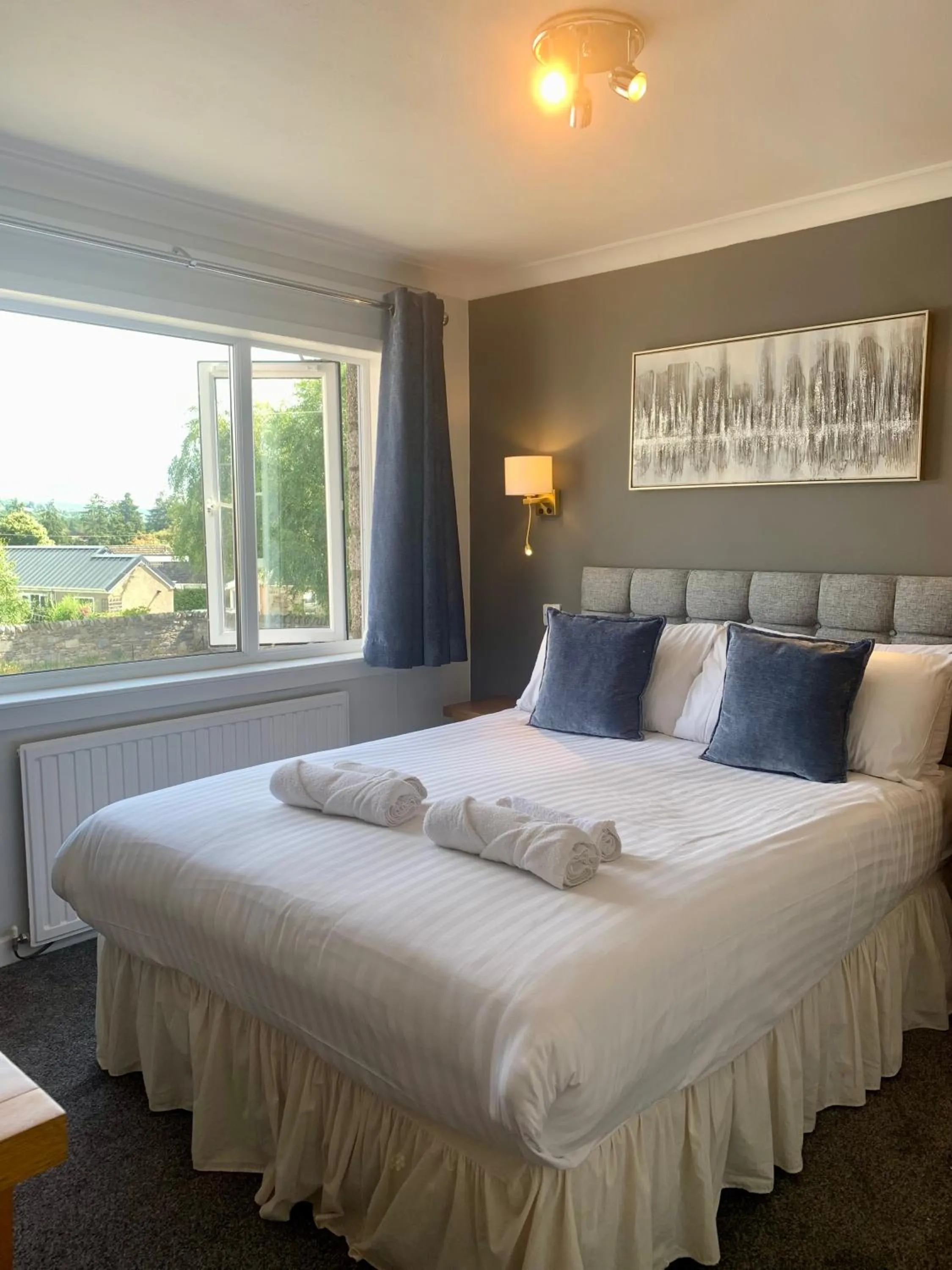 Bedroom, Bed in Craigvrack Hotel & Restaurant