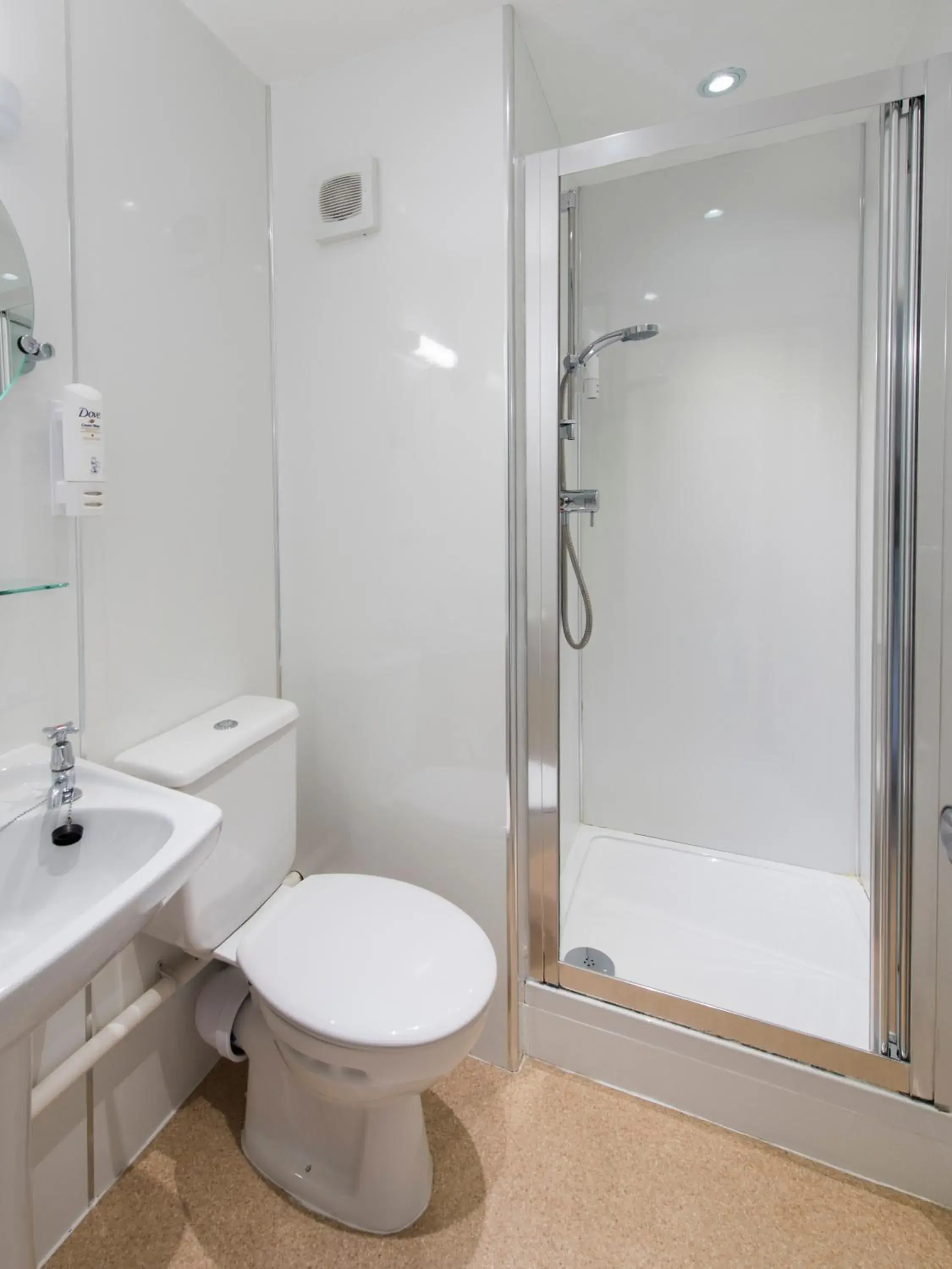 Bathroom in Craigvrack Hotel & Restaurant Bathroom in Craigvrack Hotel & Restaurant