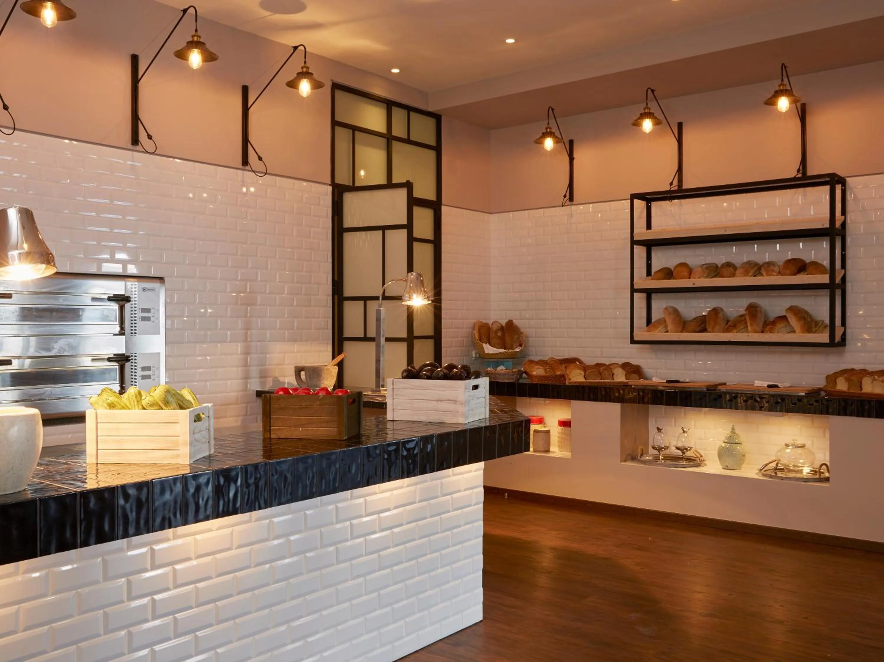 Restaurant/places to eat in MarBella, Mar-Bella Collection