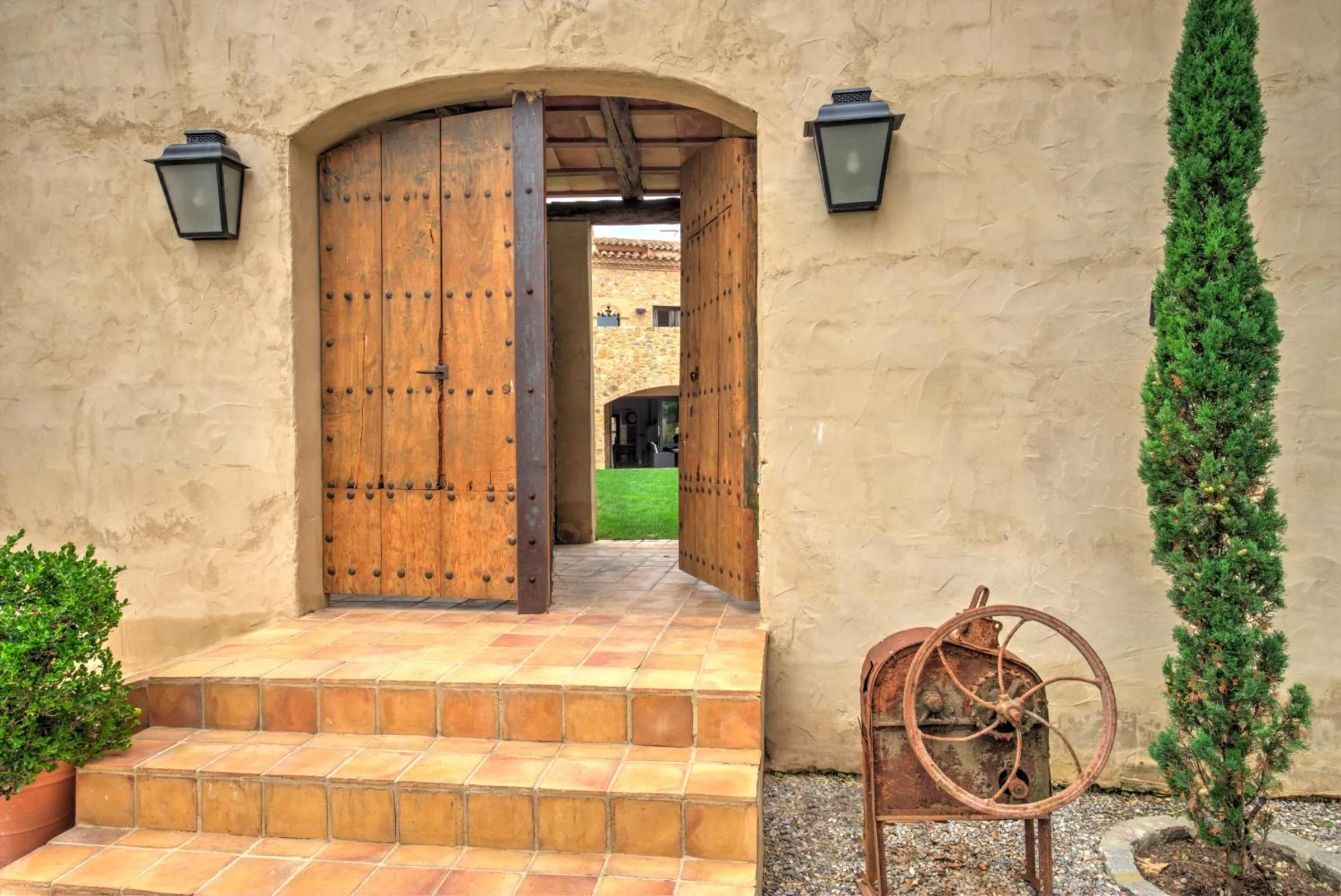 Facade/entrance in Can Caranta