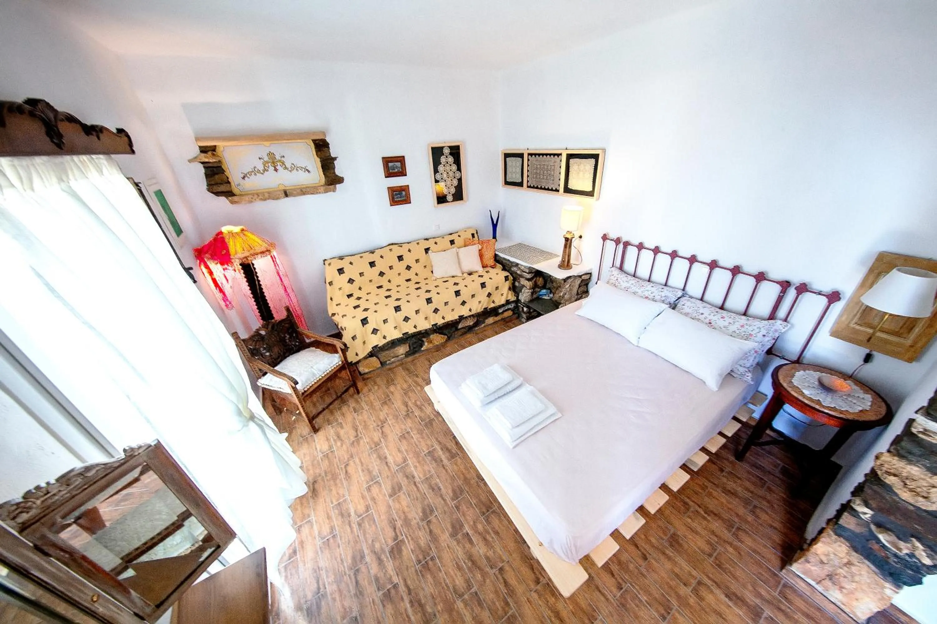 Decorative detail, Bed in Castria studios