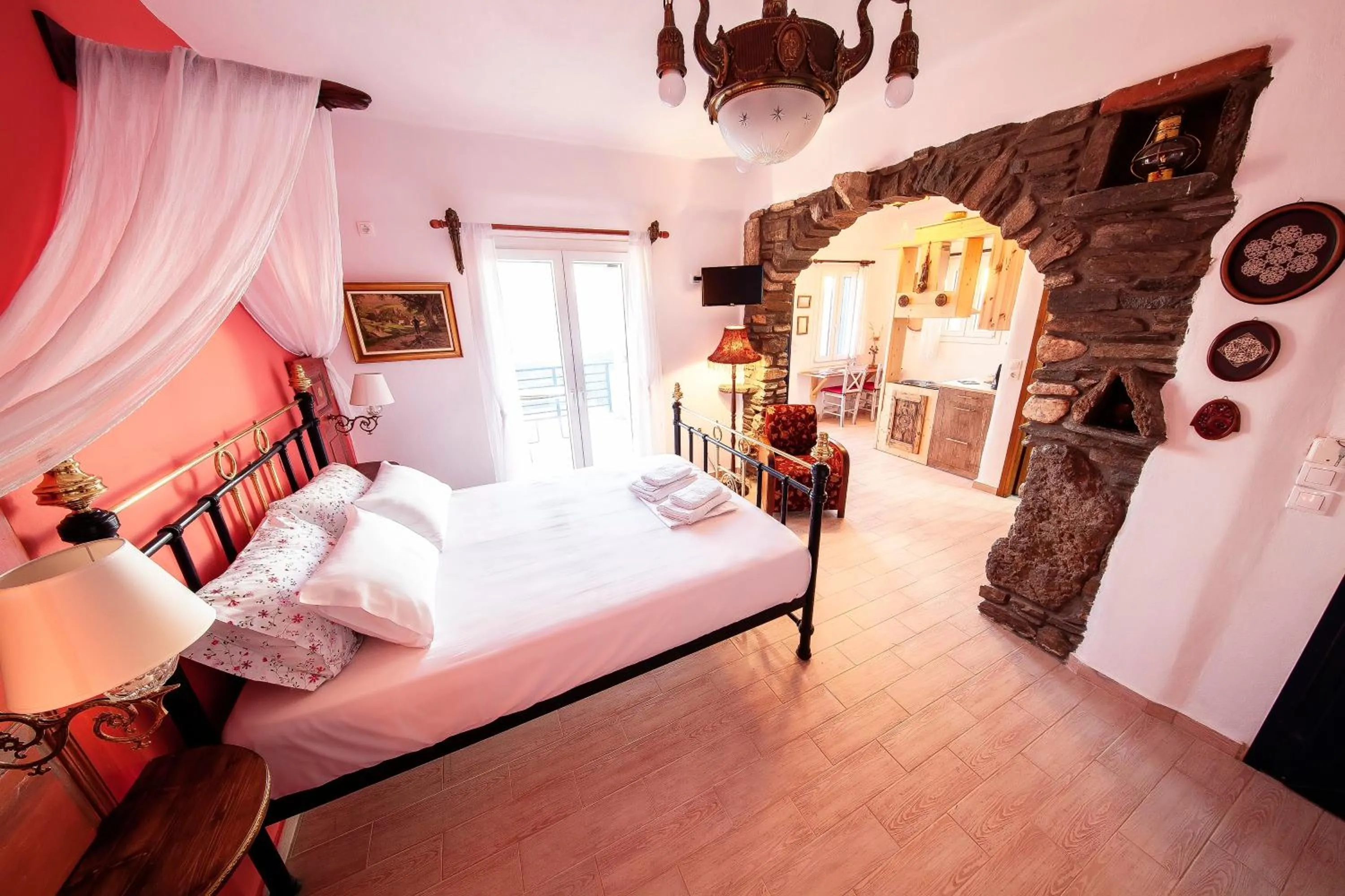 Photo of the whole room, Bed in Castria studios