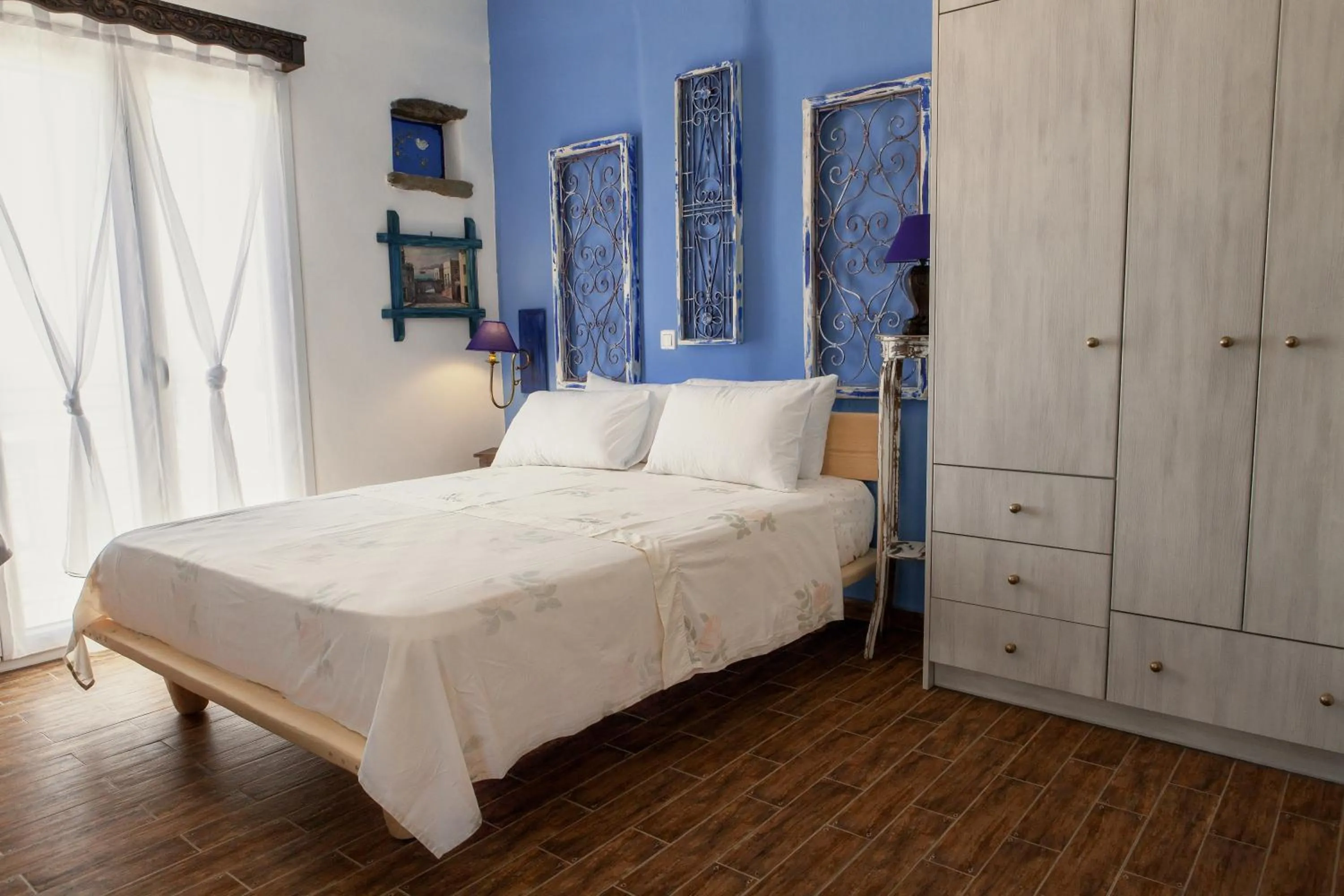 Bedroom, Bed in Castria studios