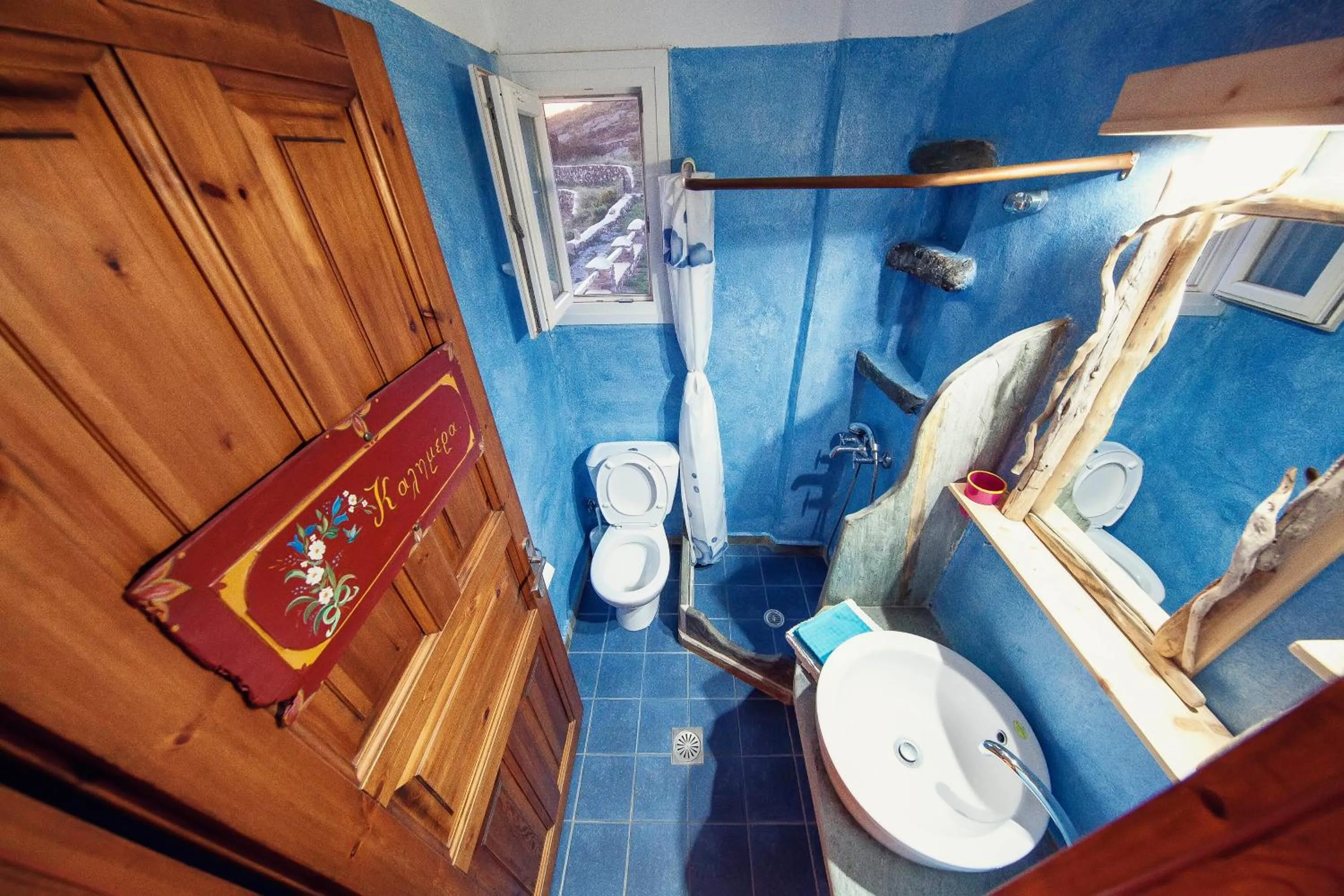 Bathroom in Castria studios