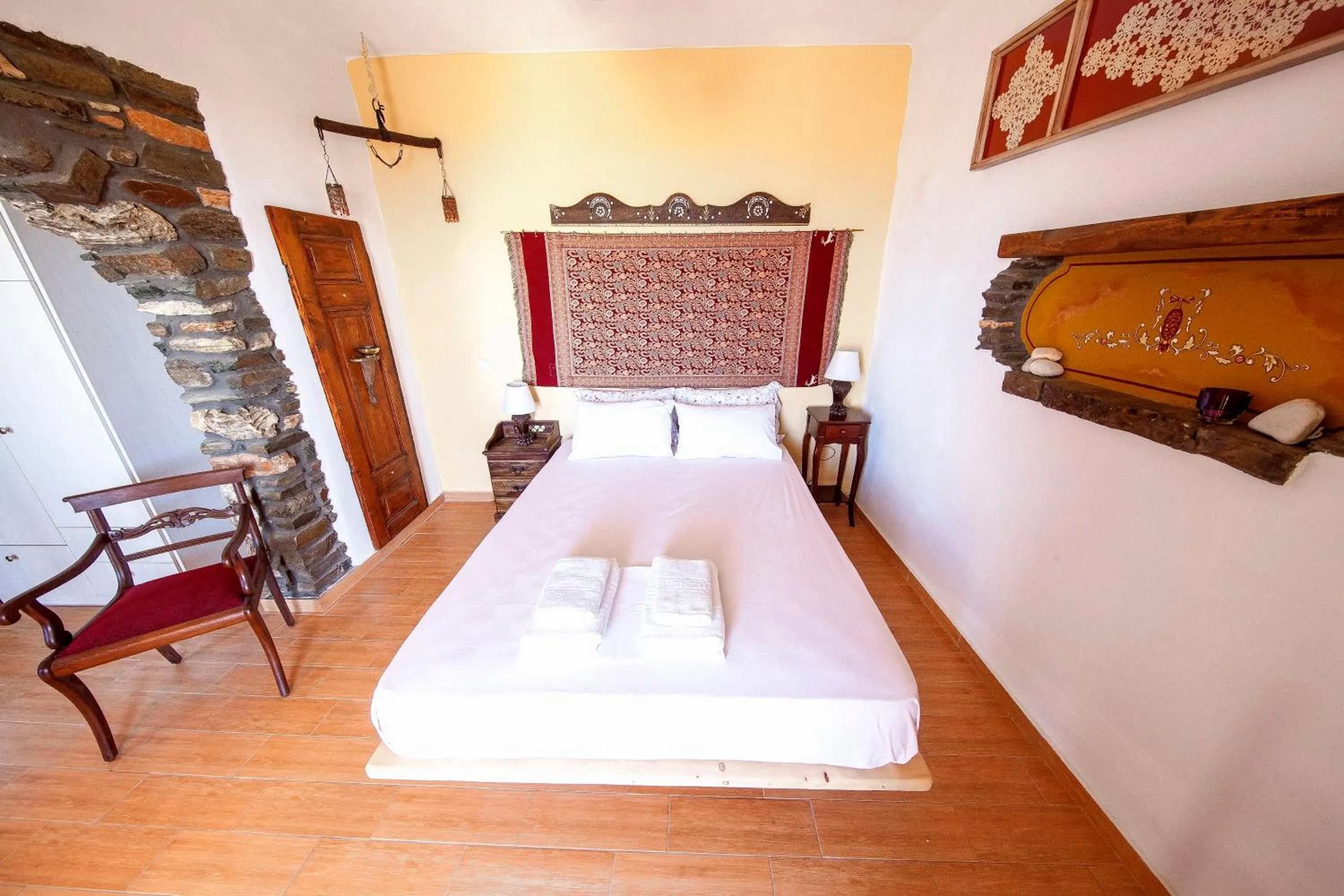 Bedroom, Bed in Castria studios